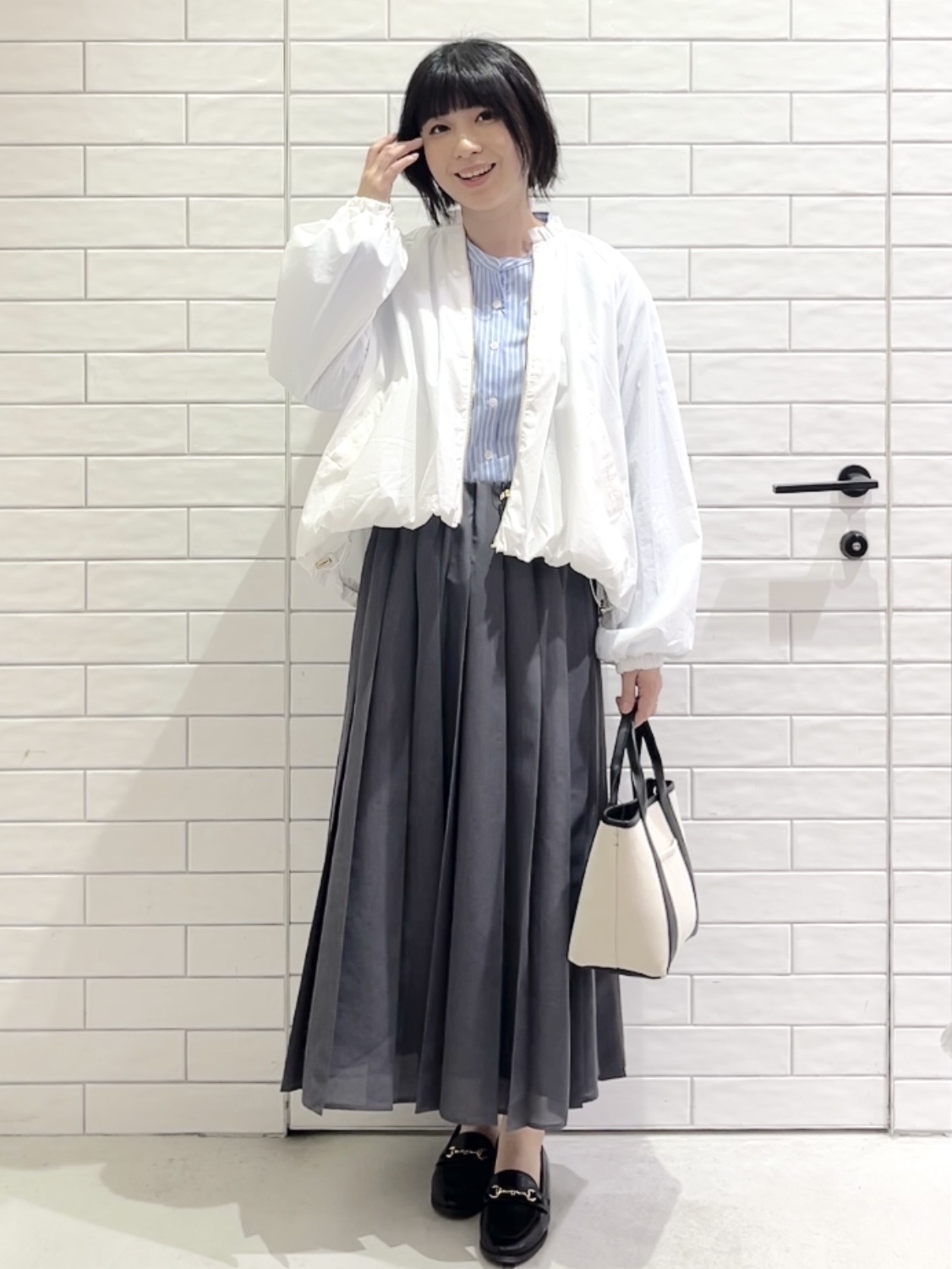 しおりさんの「OPAQUE.CLIP｜撥水 裾バルーンブルゾン【洗濯機OK】」を使ったコーディネート