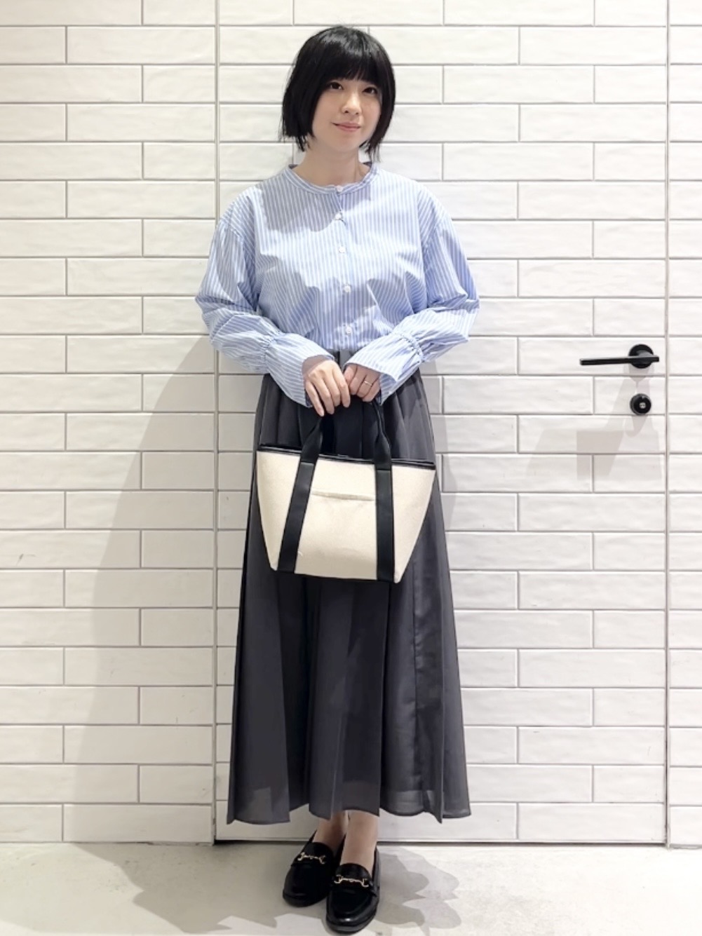 しおりさんの「OPAQUE.CLIP｜キャンディスリーブシャツ【洗濯機OK】」を使ったコーディネート