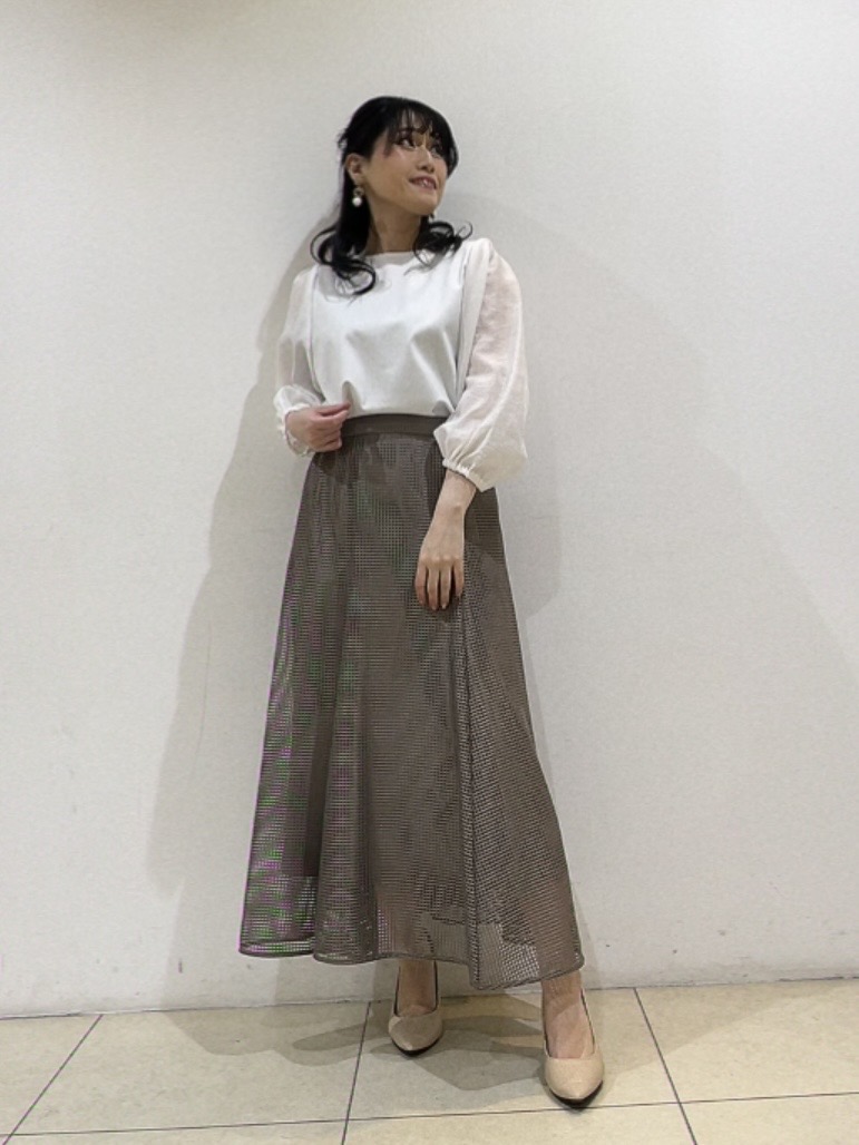 watanabeさんの「UNTITLED｜【洗える/袖シアー】ポンチ袖ボリュームトップス」を使ったコーディネート