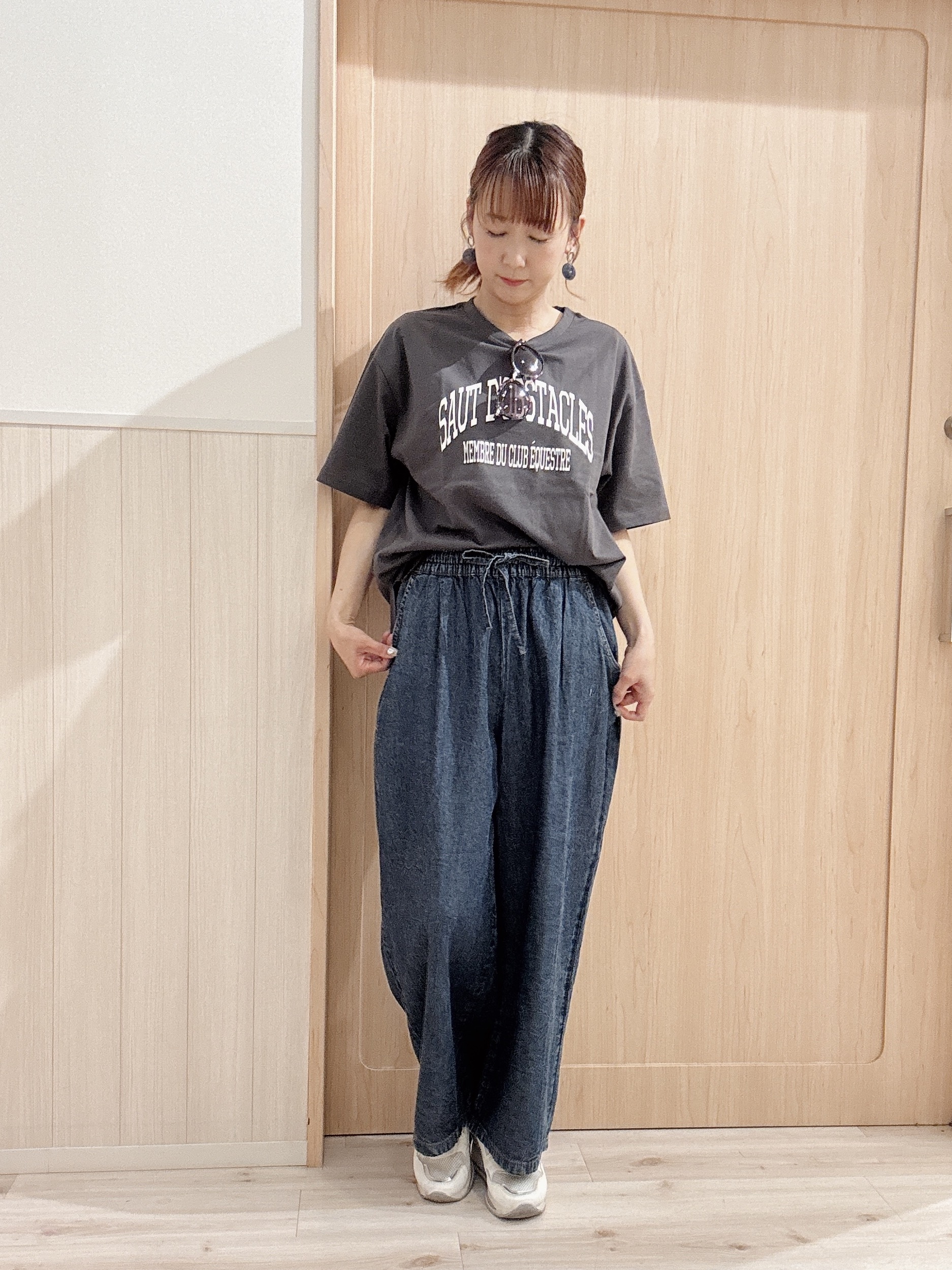 モカさんの「SHOO･LA･RUE｜【体型カバー】ふんわり質感 やわらかこなれシアーシャツ」を使ったコーディネート