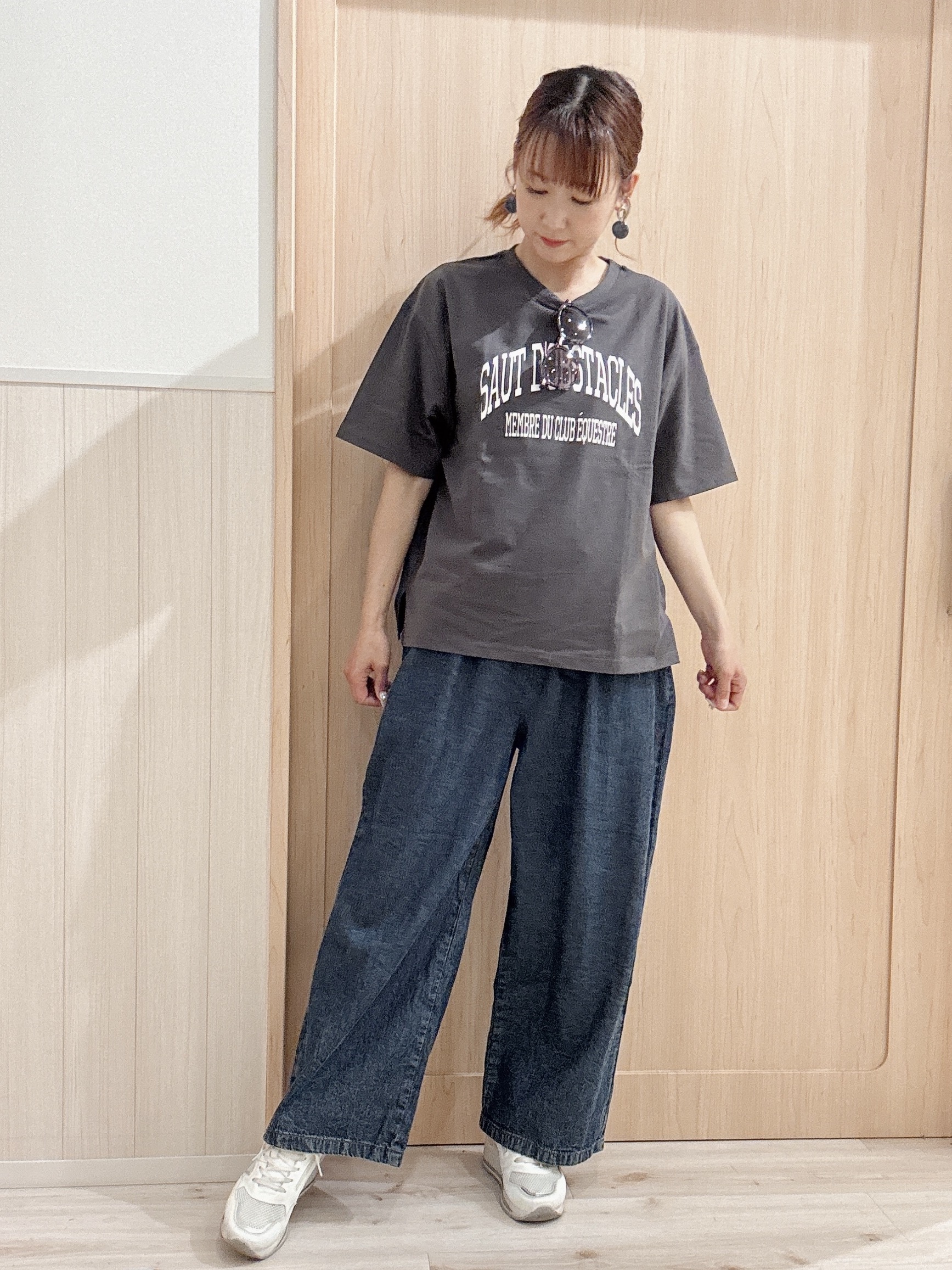 モカさんの「SHOO･LA･RUE｜【体型カバー】ふんわり質感 やわらかこなれシアーシャツ」を使ったコーディネート