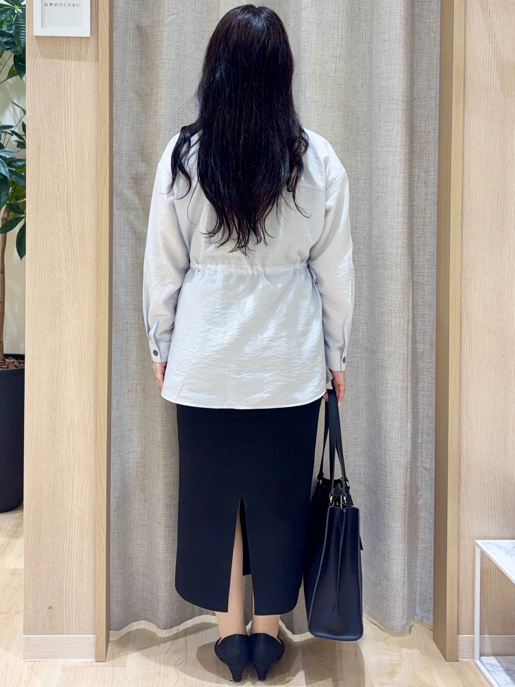 minamiさんの「grove｜高評価！【体型カバー・洗える】シアーサファリシャツジャケット」を使ったコーディネート