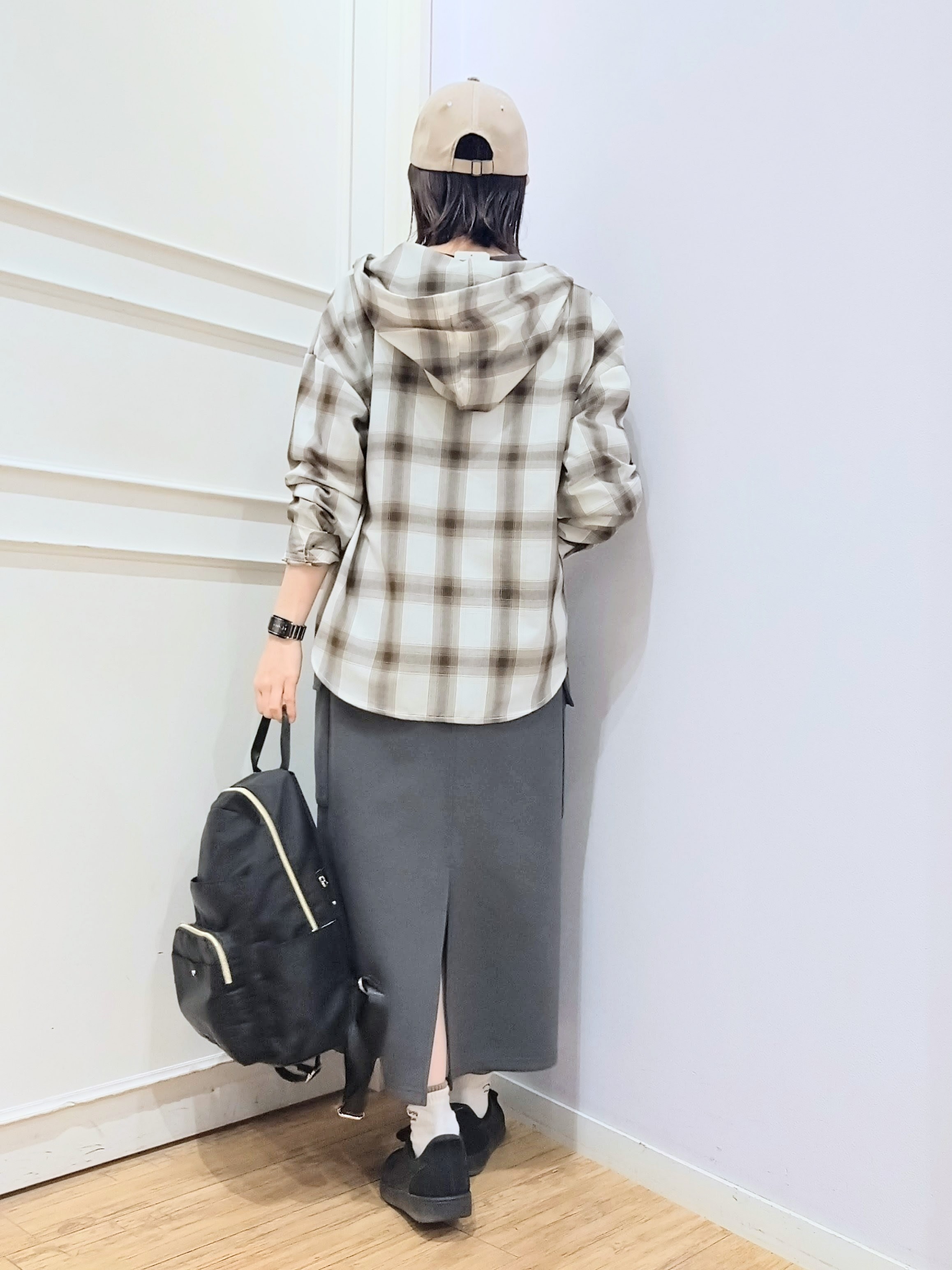 miomioさんの「SHOO･LA･RUE｜【洗濯機可】涼しげで軽やかな チェックシャツパーカ」を使ったコーディネート