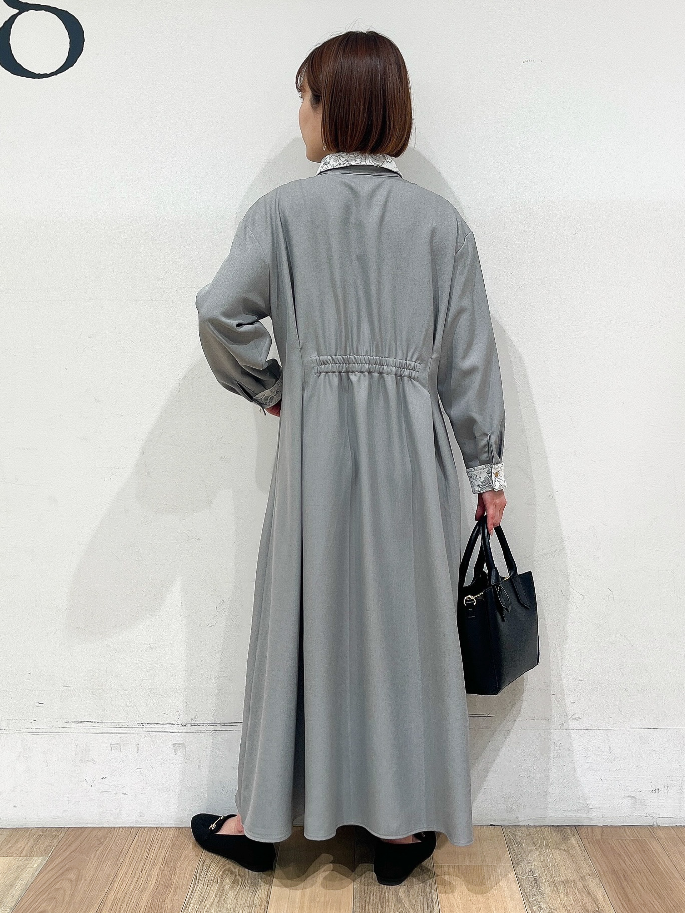 山さんさんの「grove｜晴れの日にも映える、品よく華やかなシャツワンピース」を使ったコーディネート