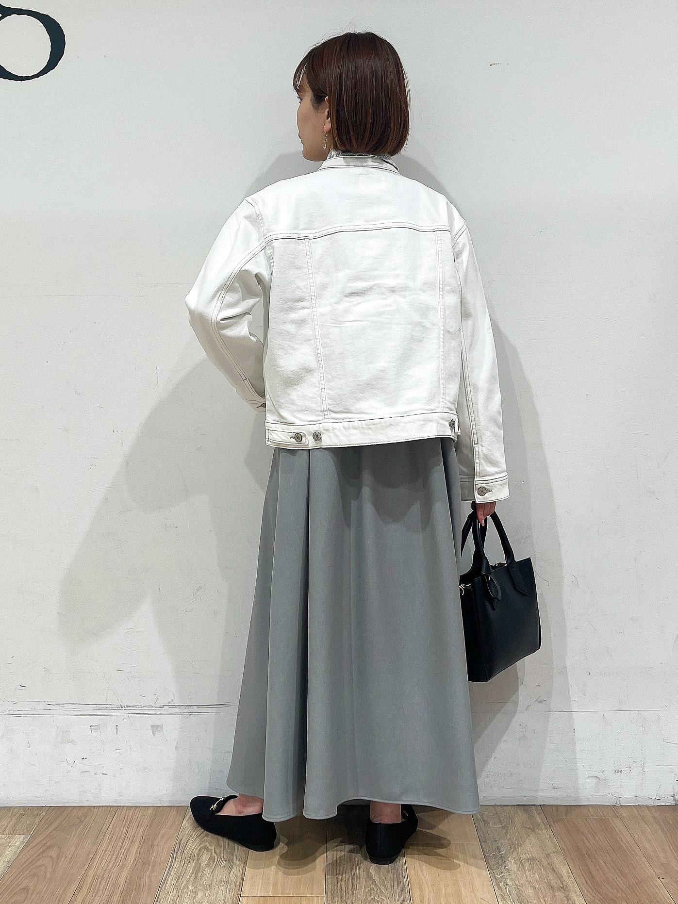 山さんさんの「grove｜晴れの日にも映える、品よく華やかなシャツワンピース」を使ったコーディネート