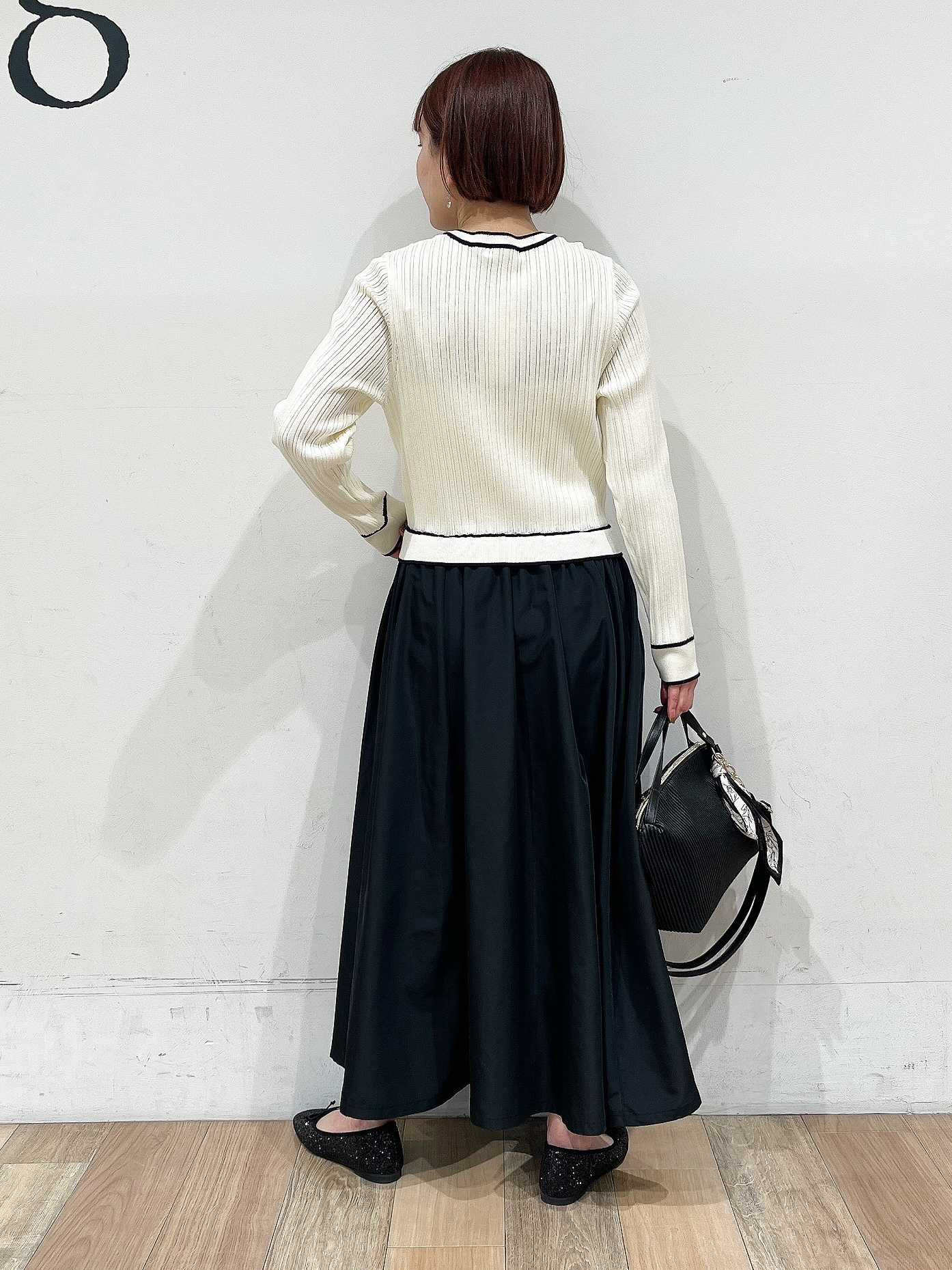 山さんさんの「grove｜【貴島明日香さん着用】【撥水／シルエット2WAY】軽やかミドルトレンチコート」を使ったコーディネート
