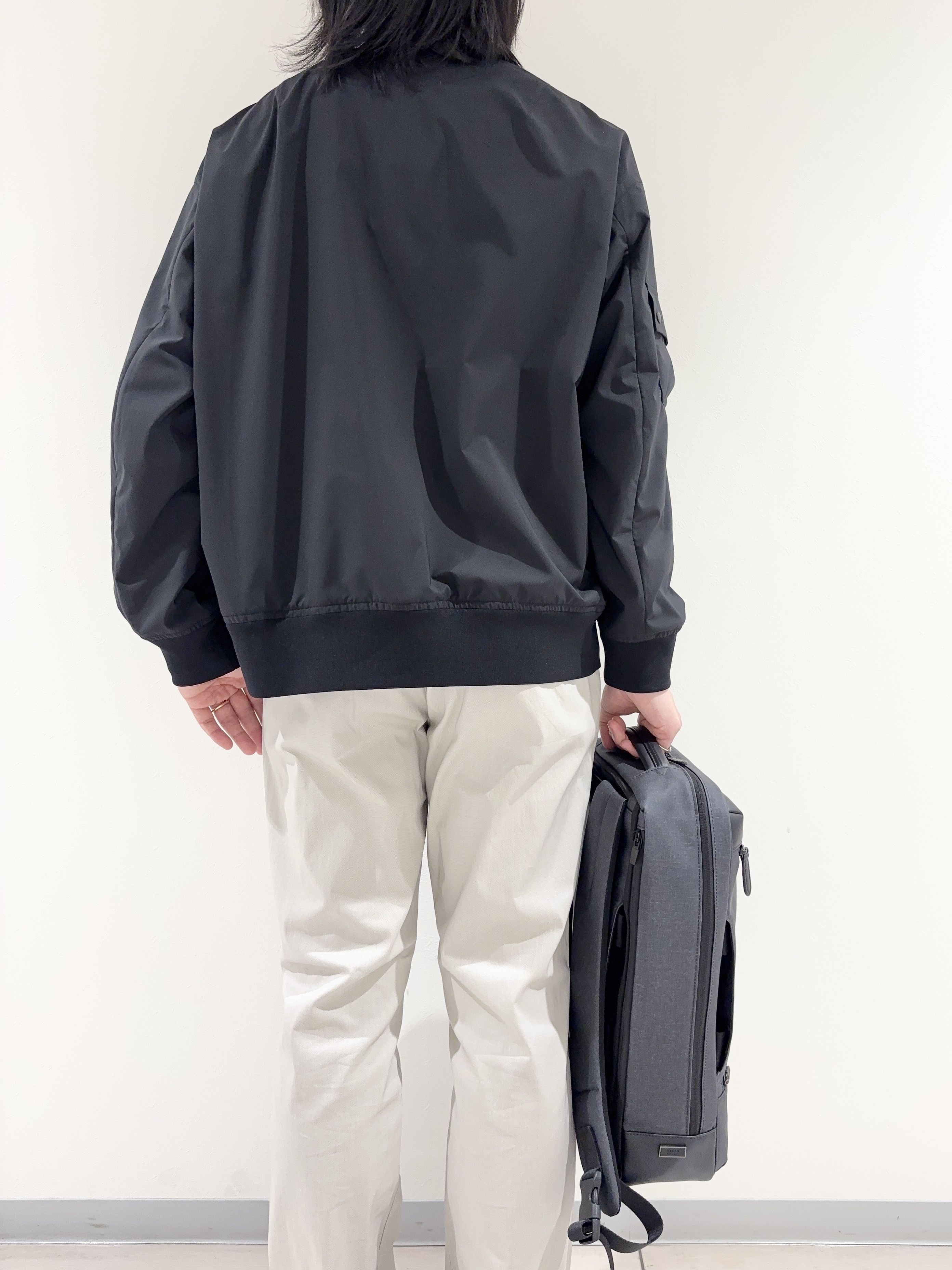 及川さんの「TAKEO KIKUCHI｜【BOWLER HAT LABEL】撥水 MA－1ブルゾン」を使ったコーディネート
