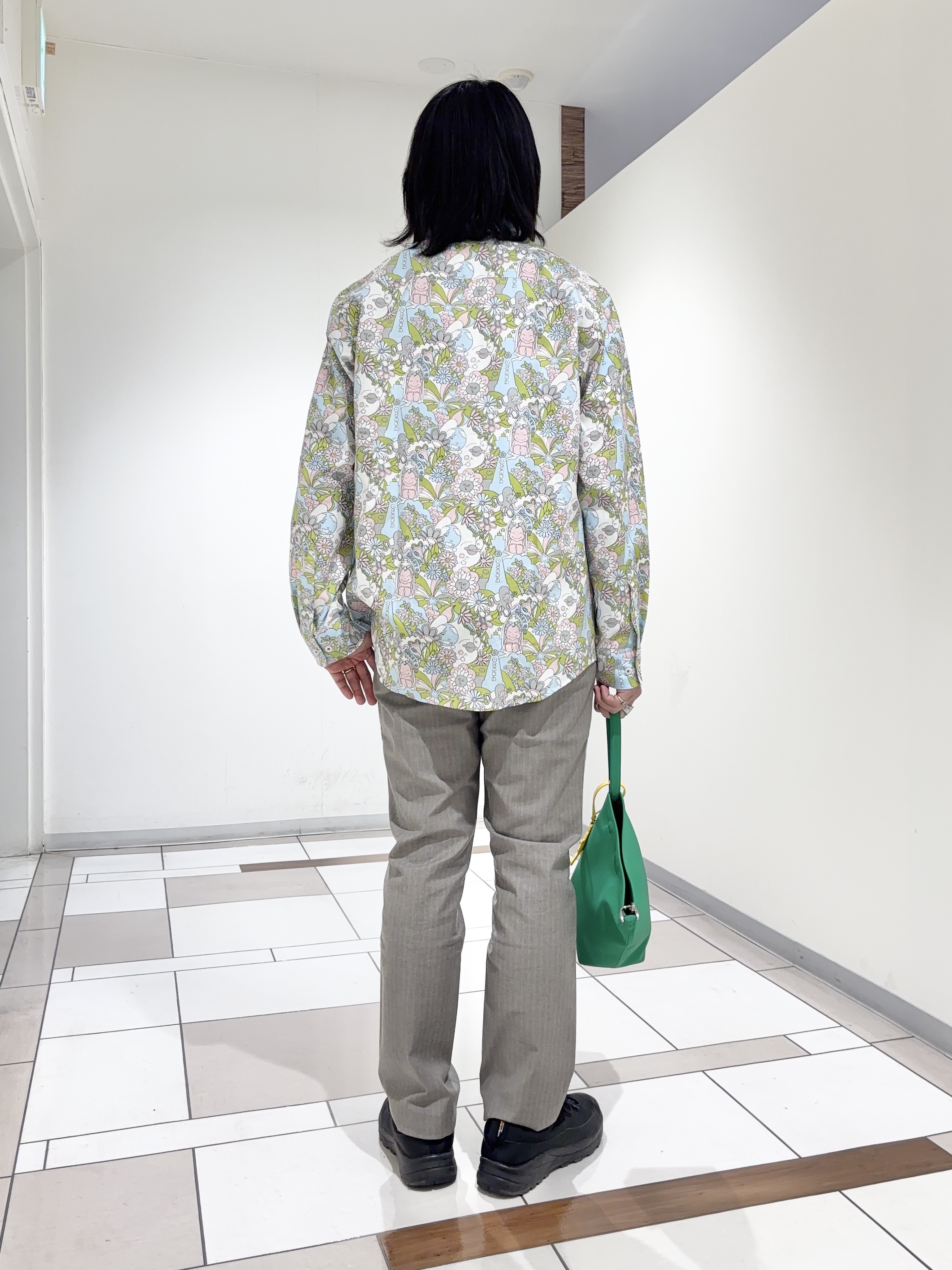 及川さんの「TAKEO KIKUCHI｜【BOWLER HAT LABEL】ビリケンプリント 長袖シャツ」を使ったコーディネート
