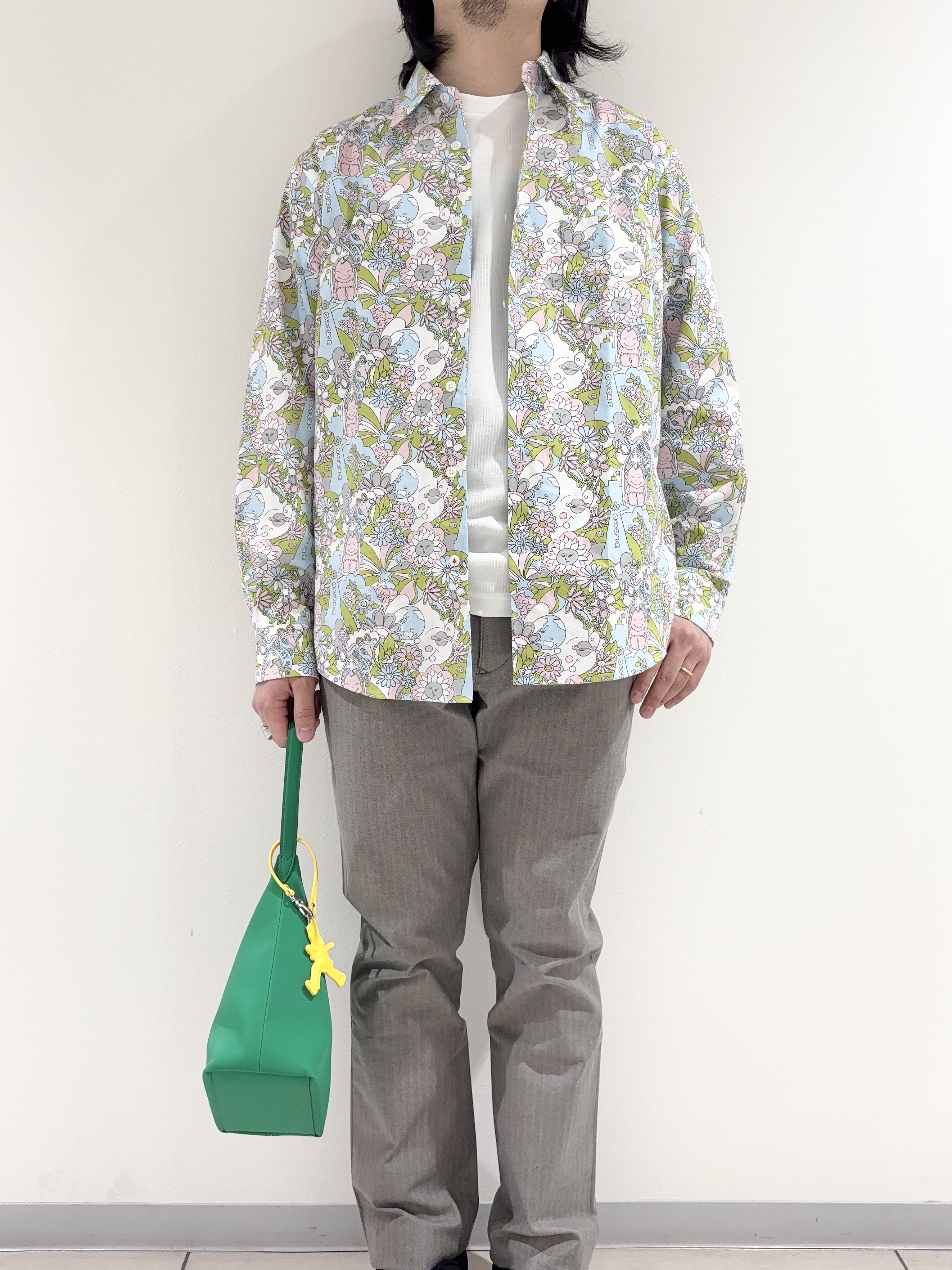 及川さんの「TAKEO KIKUCHI｜【BOWLER HAT LABEL】ビリケンプリント 長袖シャツ」を使ったコーディネート