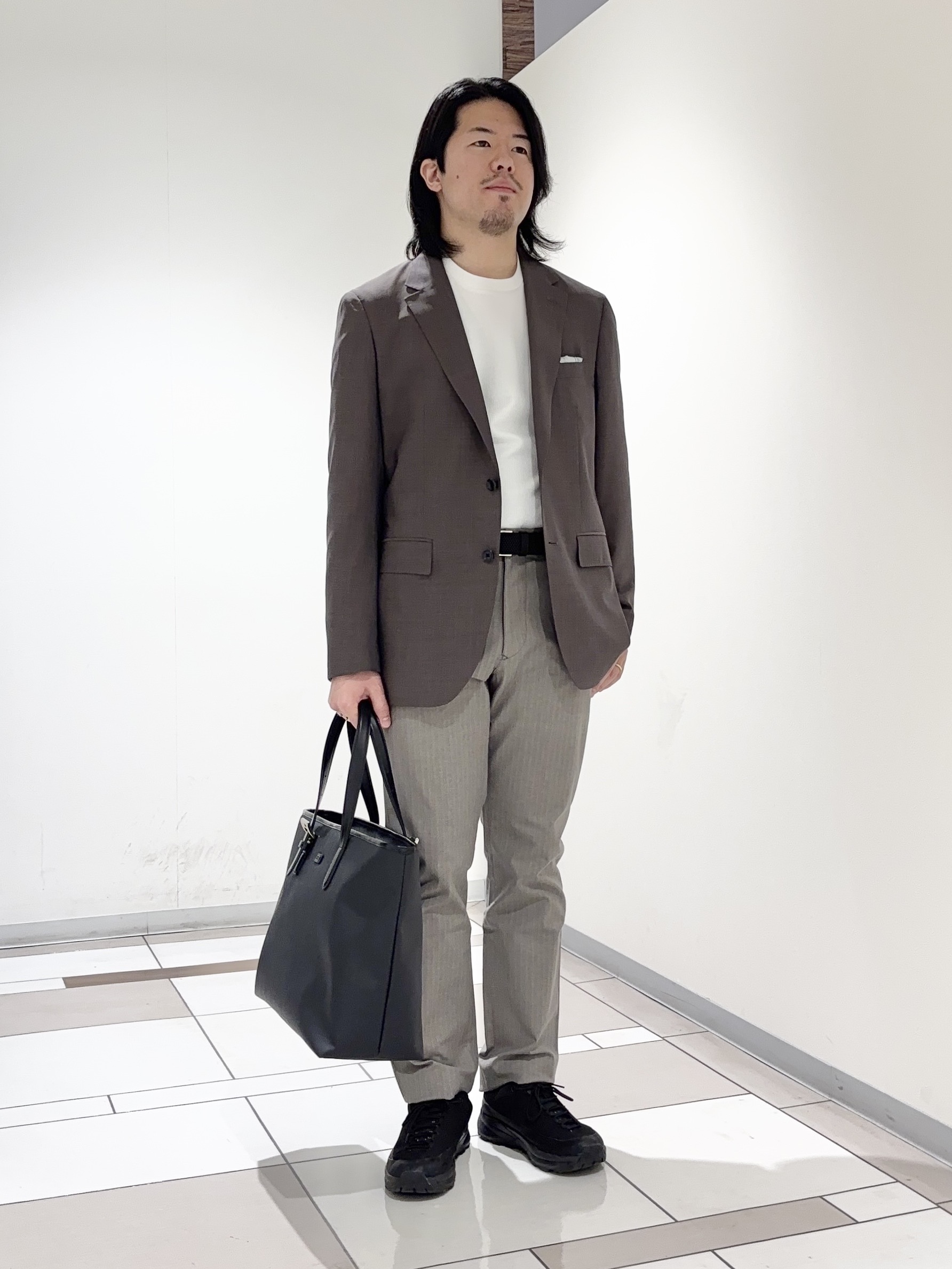 及川さんの「TAKEO KIKUCHI｜【BOWLER HAT LABEL】TWトロピカルシャンブレー JAZZジャケット」を使ったコーディネート