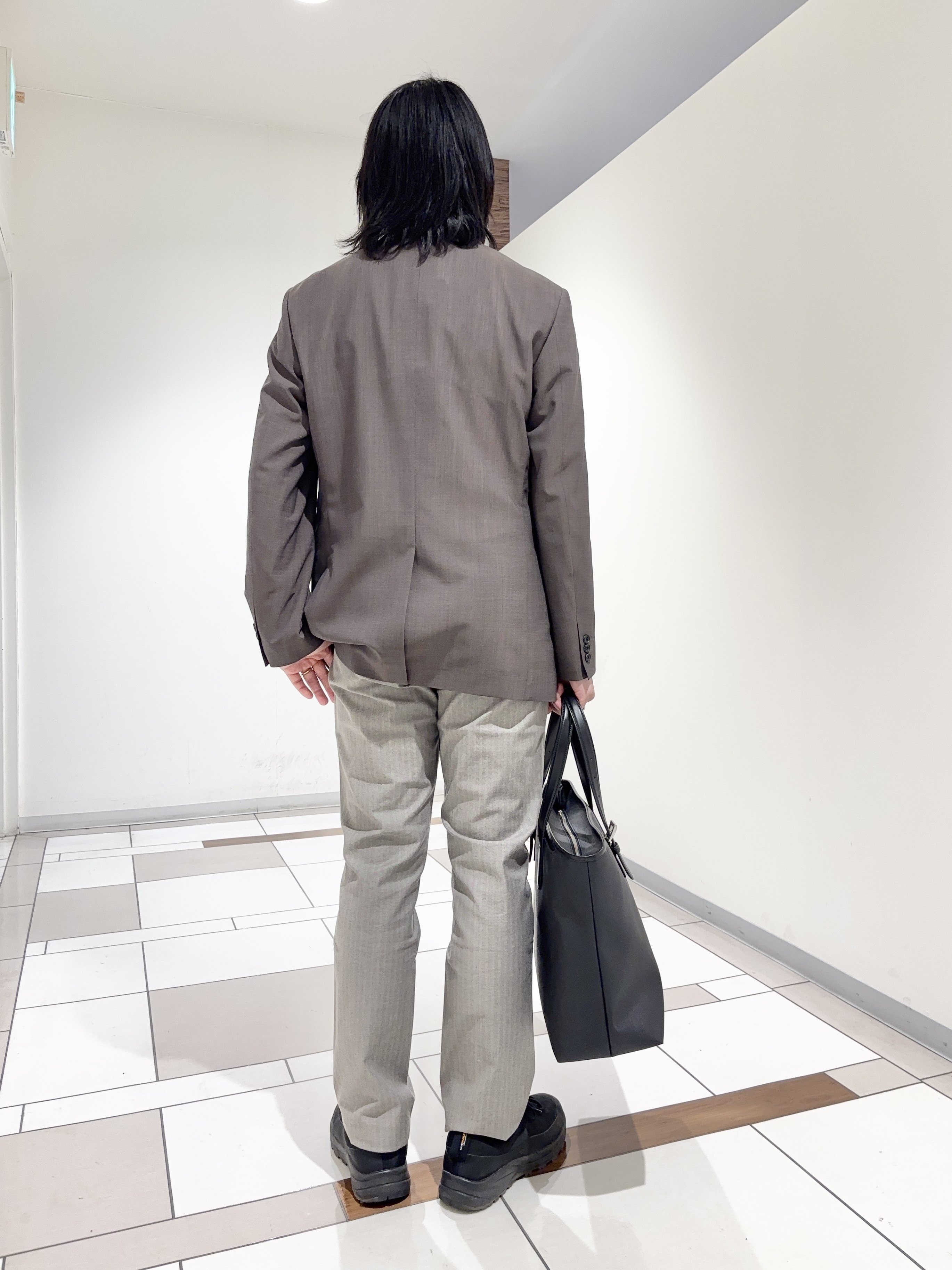及川さんの「TAKEO KIKUCHI｜【BOWLER HAT LABEL】TWトロピカルシャンブレー JAZZジャケット」を使ったコーディネート