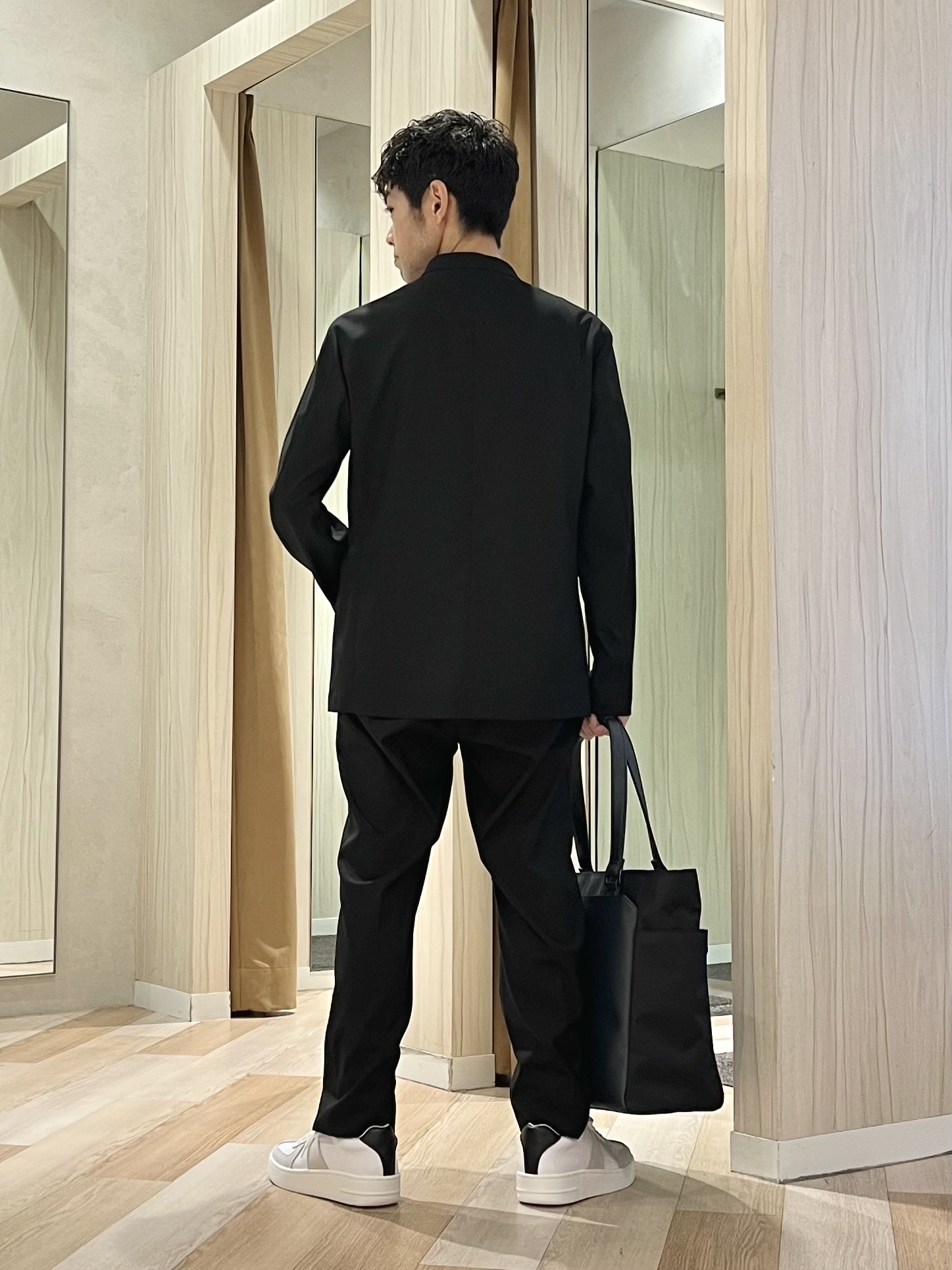 URAさんの「TAKEO KIKUCHI｜【ON／OFF兼用】CARREMANファブリック ノーカラージャケット」を使ったコーディネート