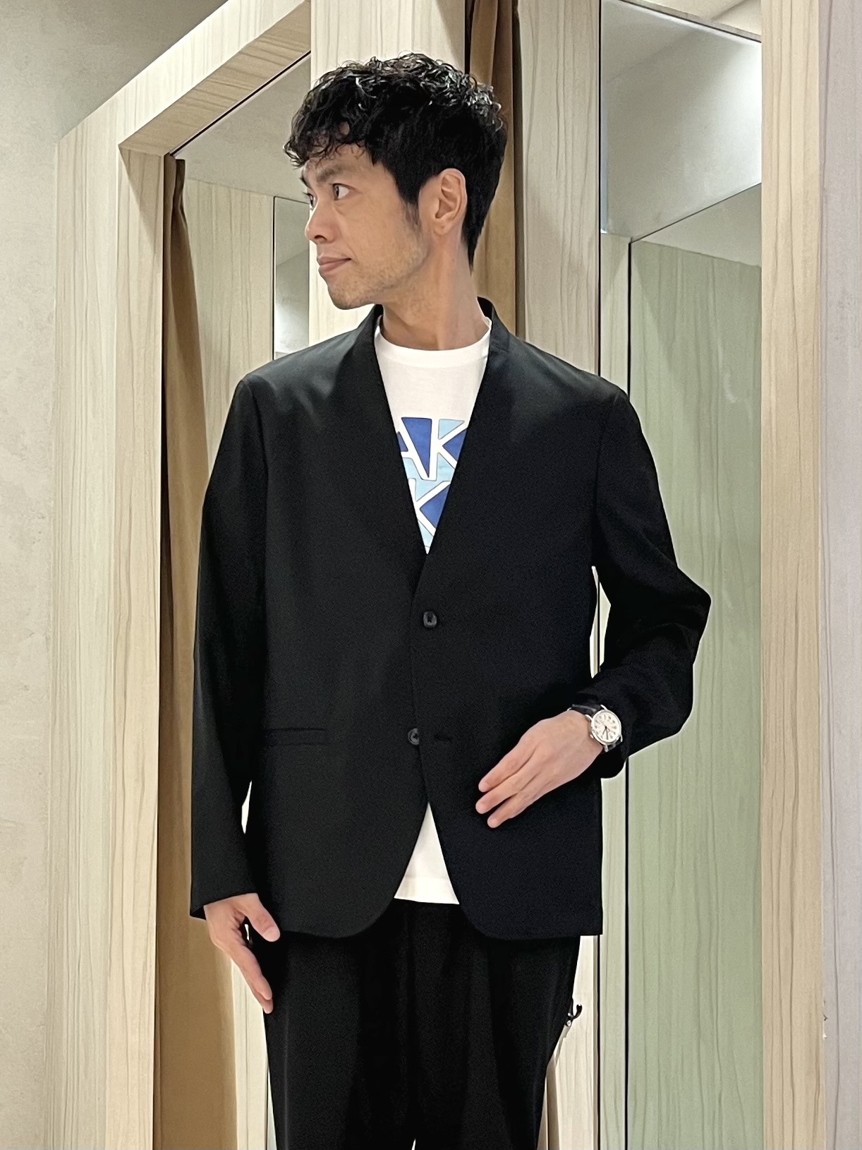 URAさんの「TAKEO KIKUCHI｜【ON／OFF兼用】CARREMANファブリック ノーカラージャケット」を使ったコーディネート