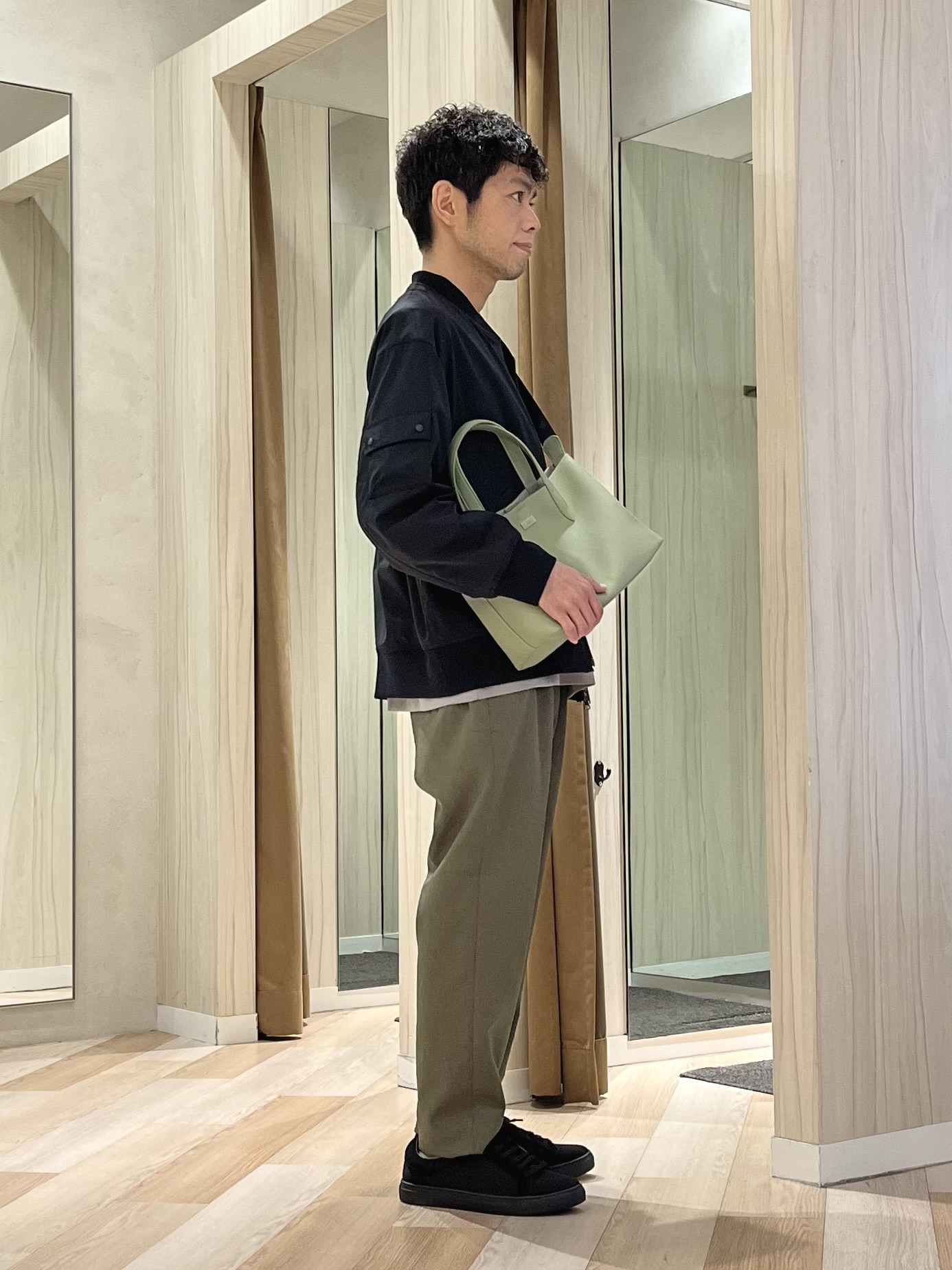 URAさんの「TAKEO KIKUCHI｜【BOWLER HAT LABEL】撥水 MA－1ブルゾン」を使ったコーディネート