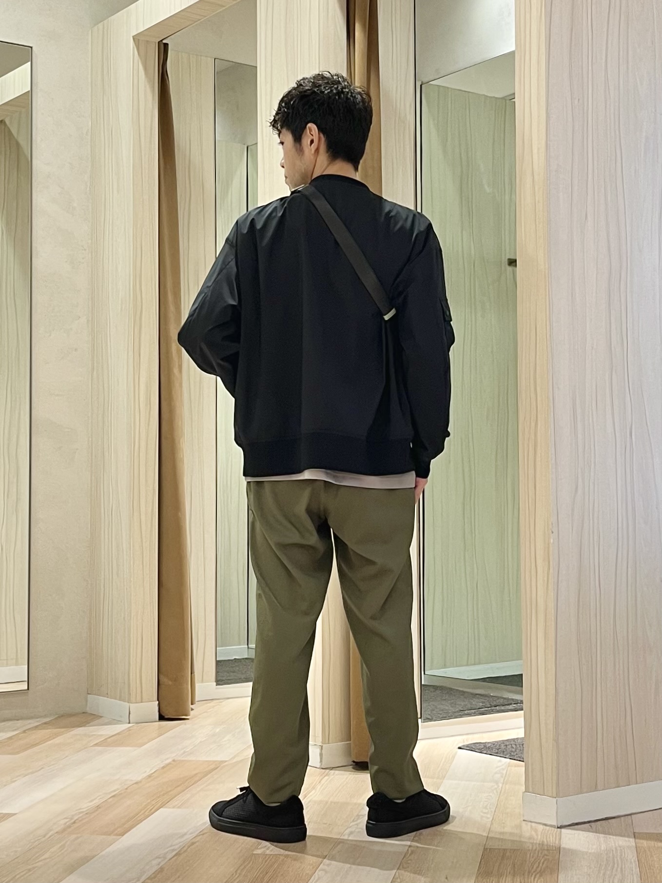 URAさんの「TAKEO KIKUCHI｜【BOWLER HAT LABEL】撥水 MA－1ブルゾン」を使ったコーディネート