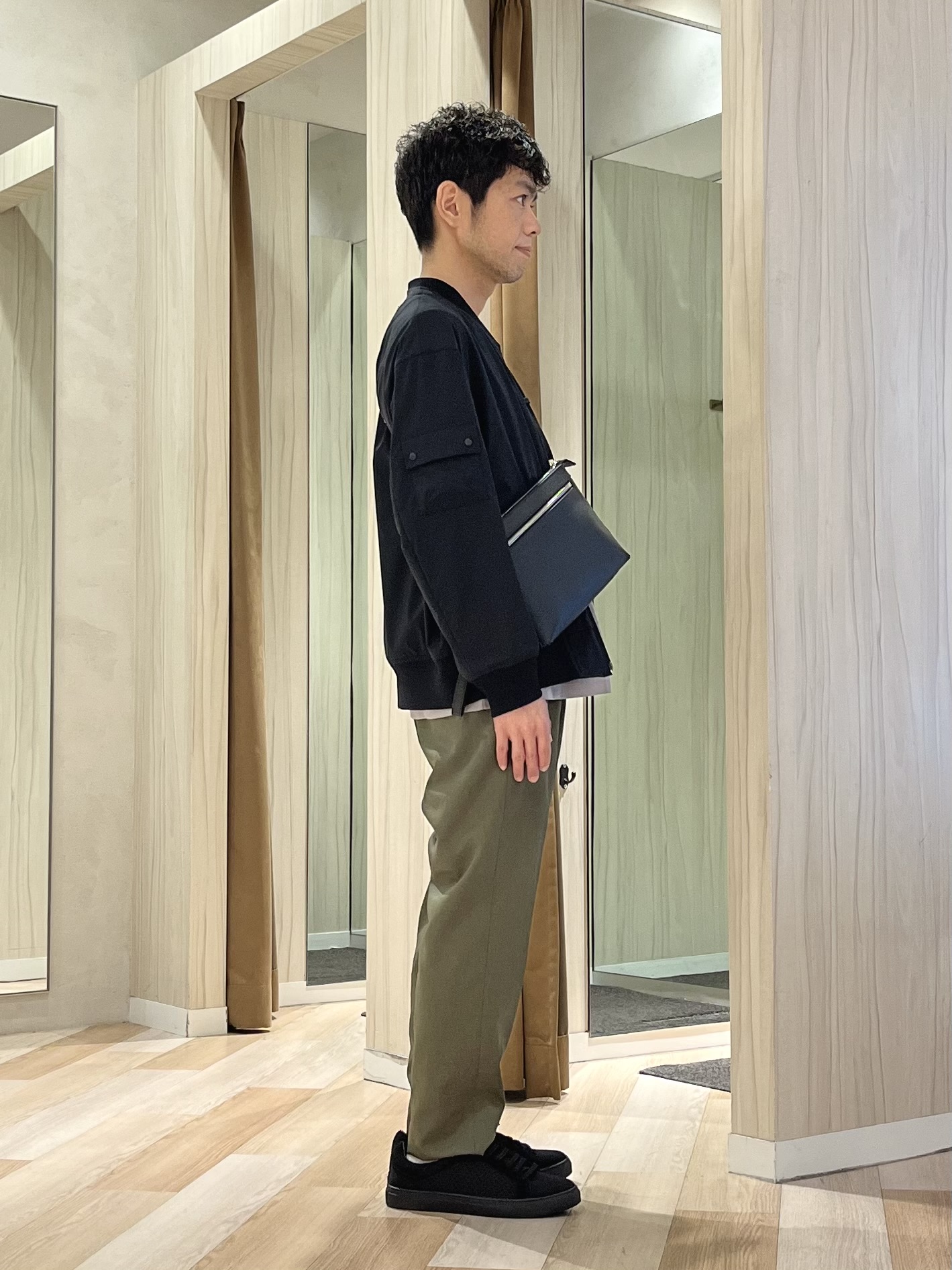 URAさんの「TAKEO KIKUCHI｜【BOWLER HAT LABEL】撥水 MA－1ブルゾン」を使ったコーディネート