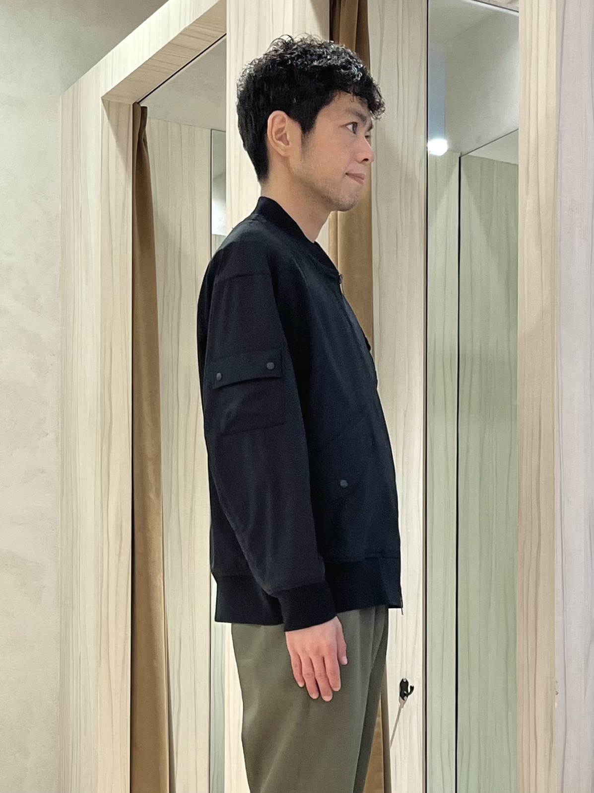 URAさんの「TAKEO KIKUCHI｜【BOWLER HAT LABEL】撥水 MA－1ブルゾン」を使ったコーディネート