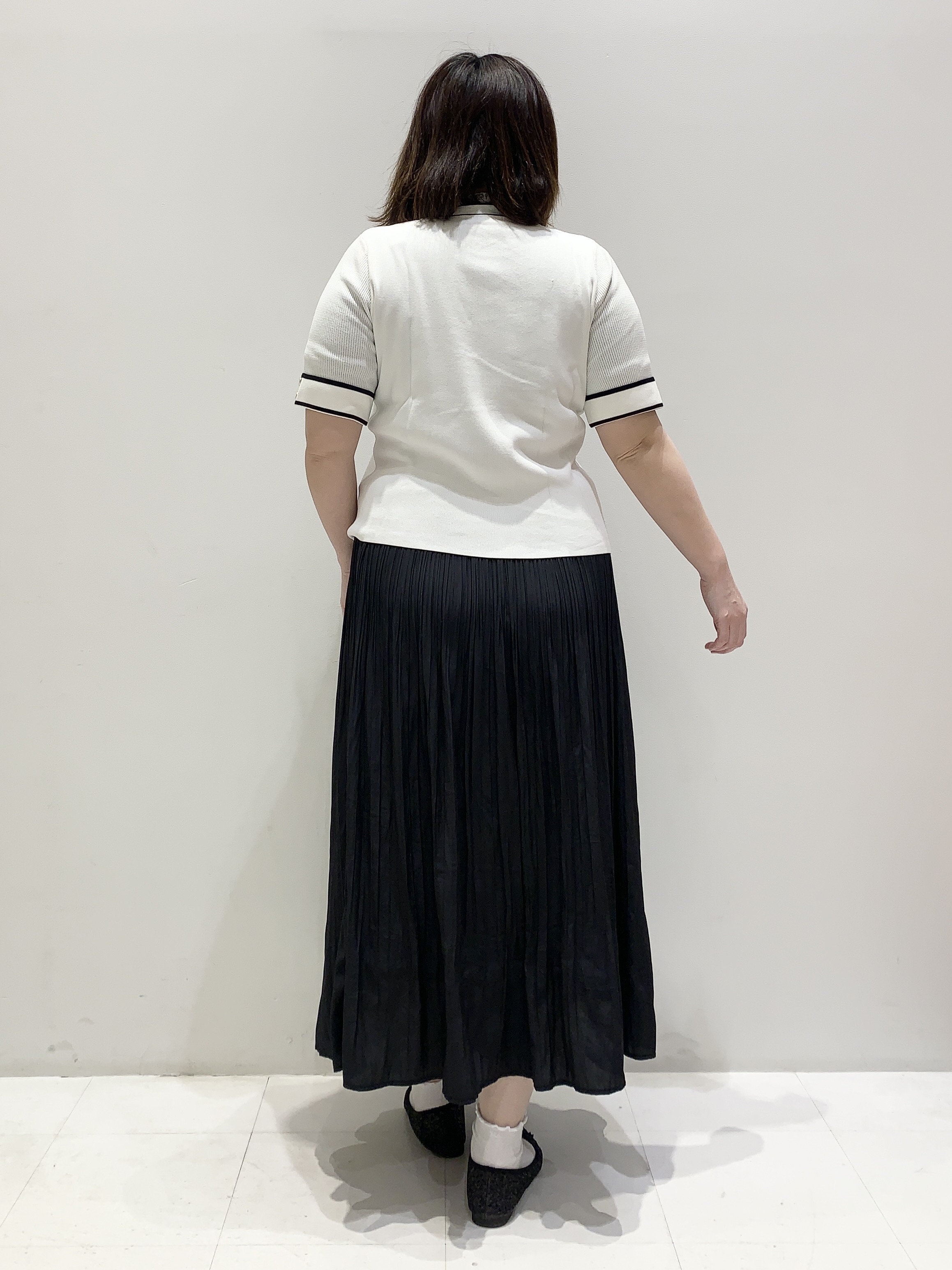 みいちゃんさんの「grove｜【シリーズ累計36万枚/名品ニット】やわらかドライタッチ 袖メッシュ編みニット」を使ったコーディネート