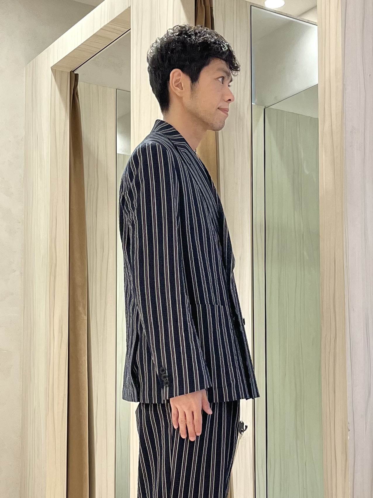 URAさんの「TAKEO KIKUCHI｜【BOWLER HAT LABEL】サッカーストライプ ダブルジャケット」を使ったコーディネート