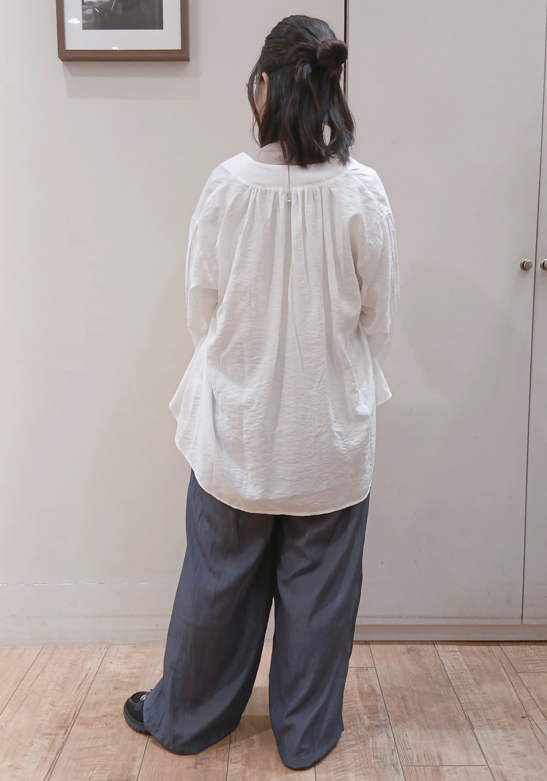 Riranさんの「SHOO･LA･RUE｜【S-LL/体型カバー/Aライン】身体のラインを拾いにくい シアーシャツカーディガン」を使ったコーディネート
