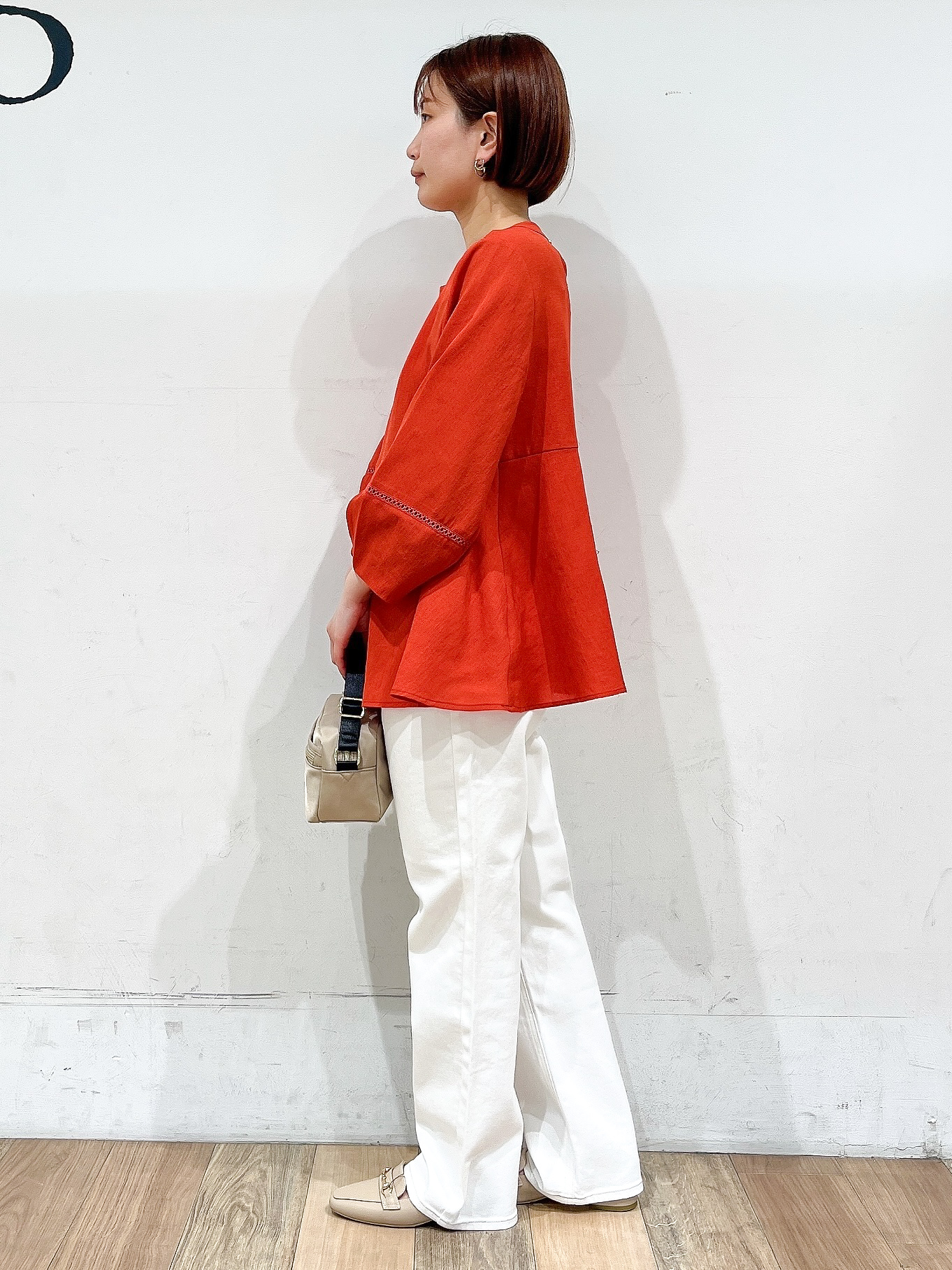 山さんさんの「grove｜【UVカット・体型カバーも叶う】麻調メッシュランタンスリーブブラウス」を使ったコーディネート