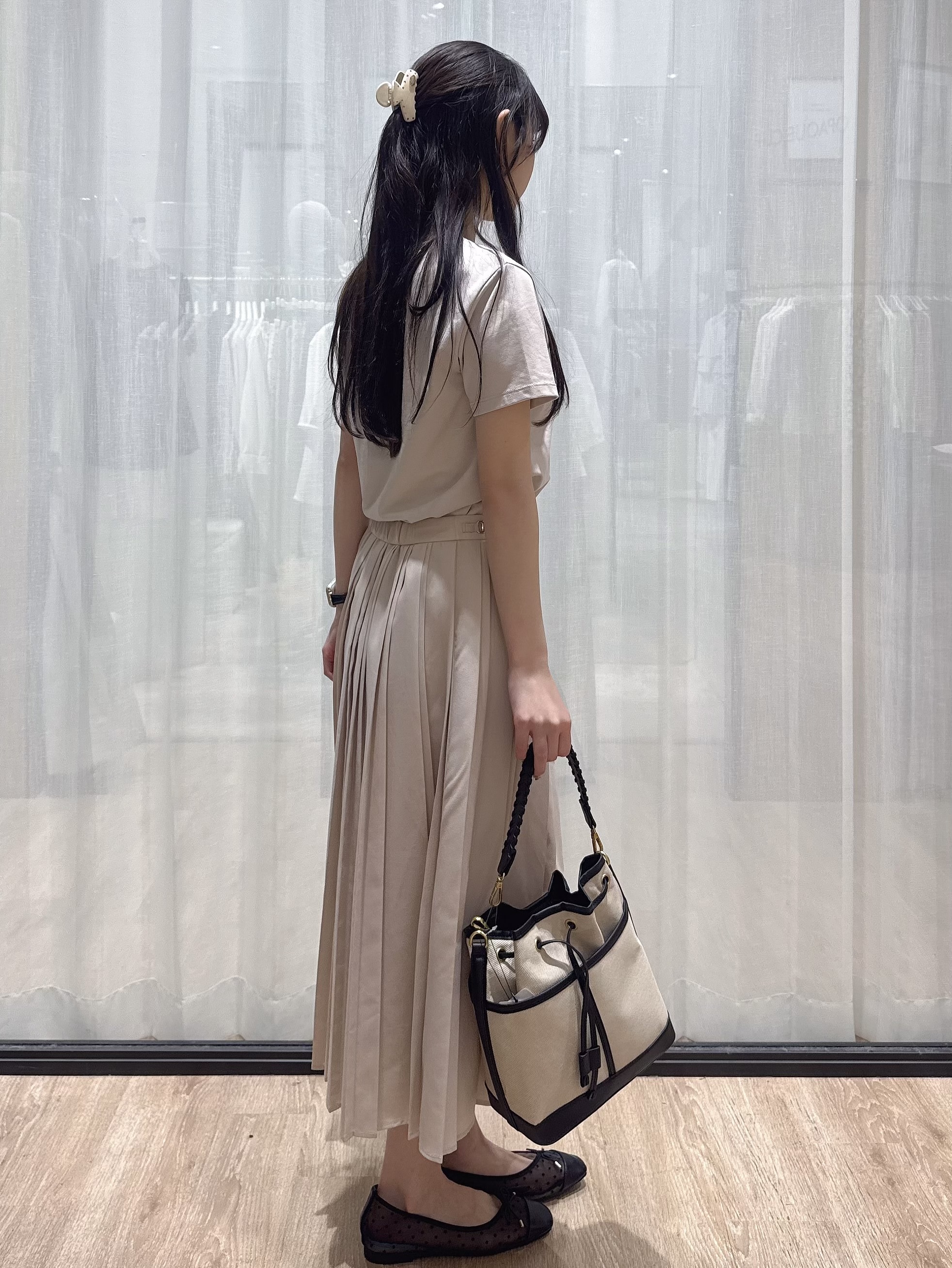 ぞうげさんの「OPAQUE.CLIP｜【UVケア／接触冷感／吸水速乾】薄手なのに透けにくい！ベーシックTシャツ《洗濯機OK／S～3L／6c」を使ったコーディネート