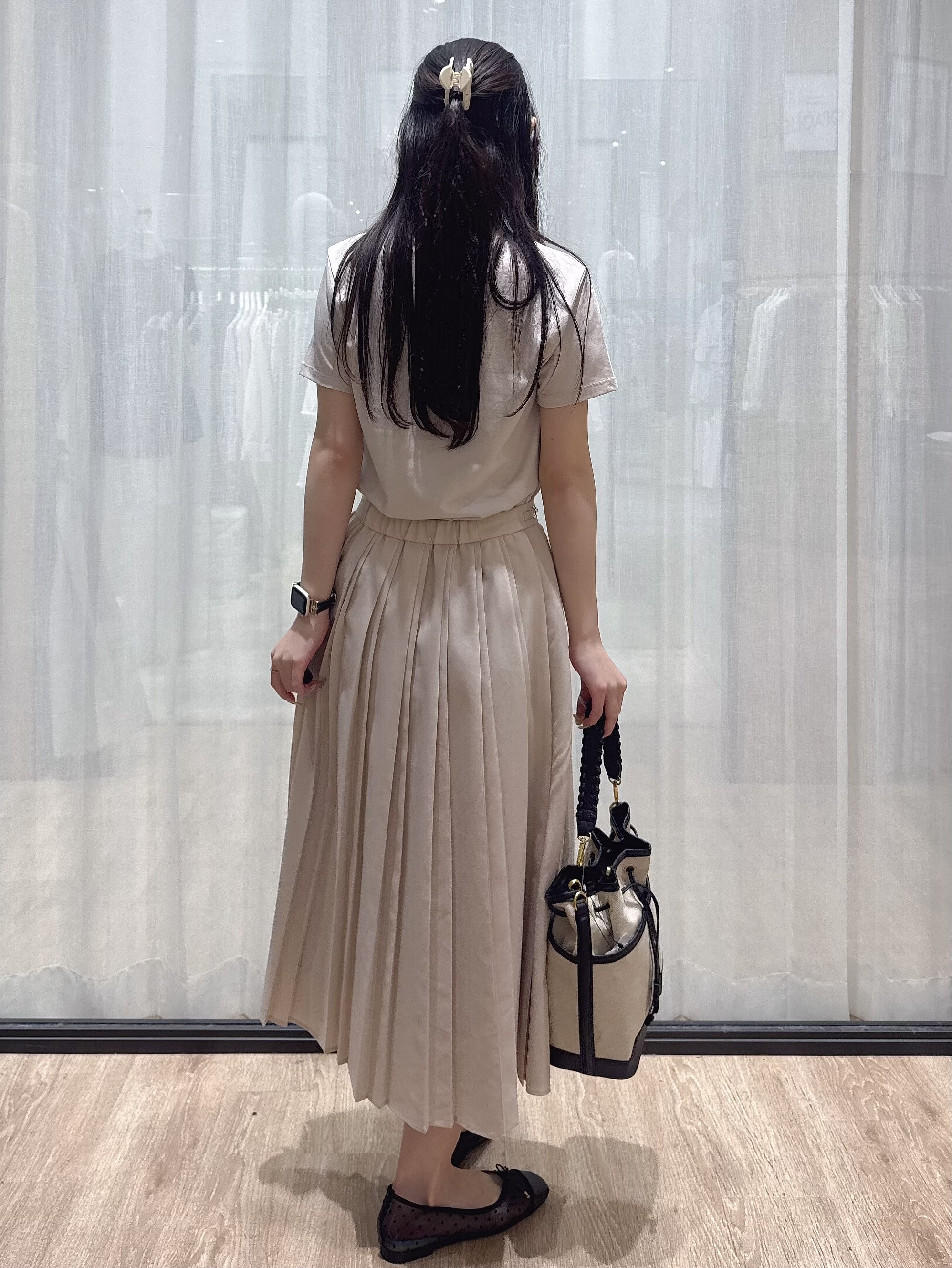 ぞうげさんの「OPAQUE.CLIP｜【UVケア／接触冷感／吸水速乾】薄手なのに透けにくい！ベーシックTシャツ《洗濯機OK／S～3L／6c」を使ったコーディネート