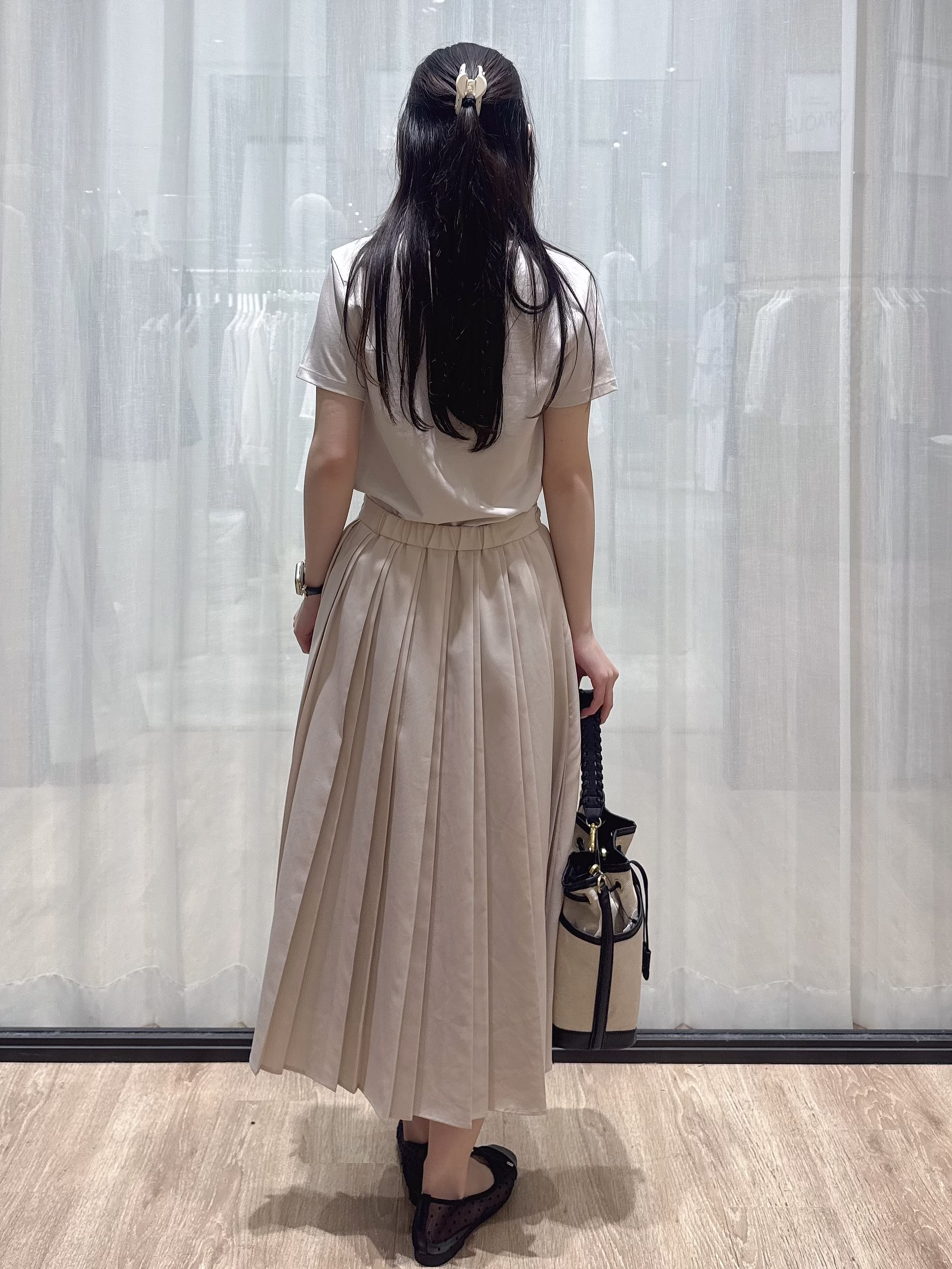 ぞうげさんの「OPAQUE.CLIP｜【UVケア／接触冷感／吸水速乾】薄手なのに透けにくい！ベーシックTシャツ《洗濯機OK／S～3L／6c」を使ったコーディネート