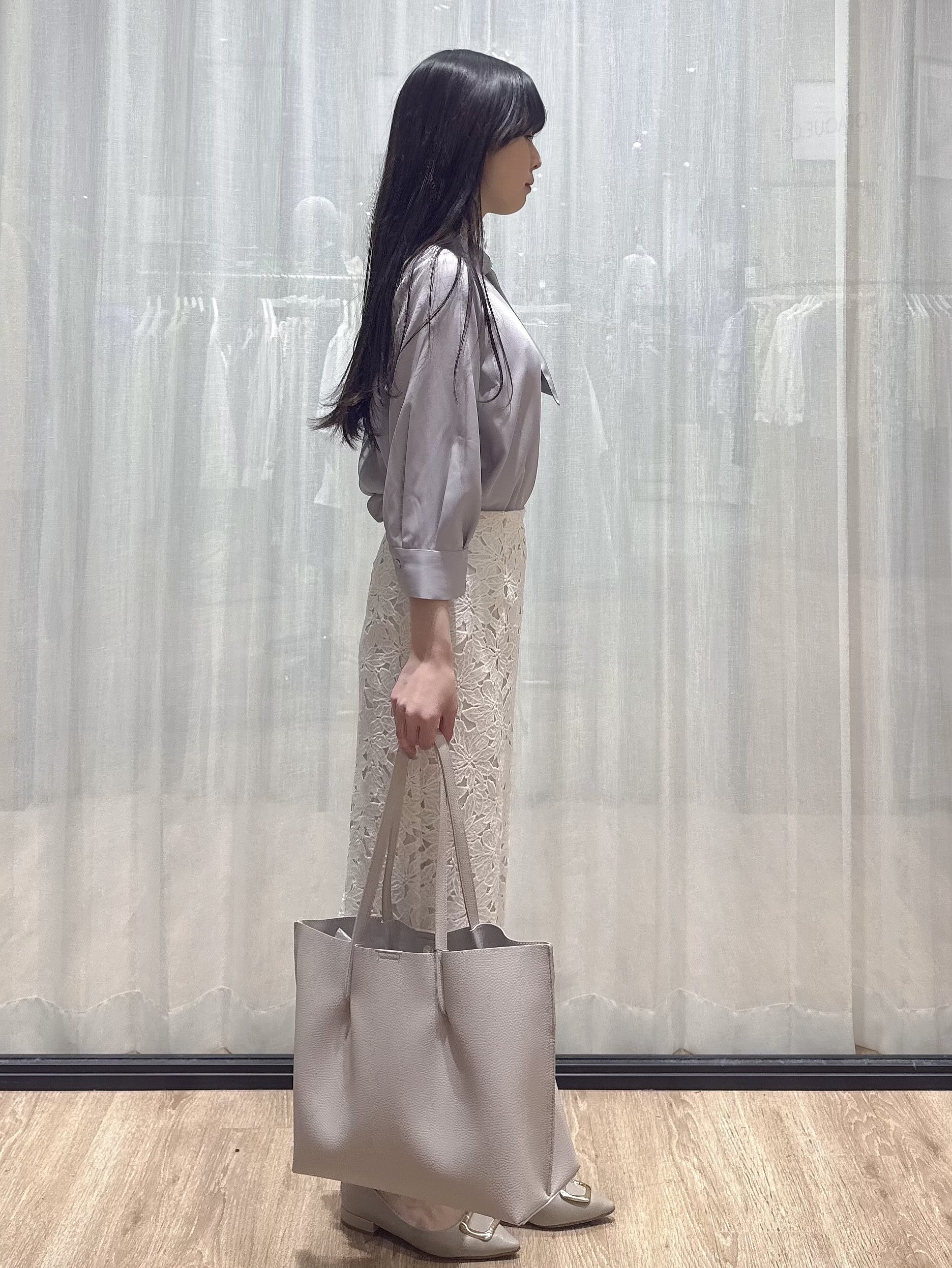 ぞうげさんの「OPAQUE.CLIP｜アシメボウタイブラウス【洗濯機OK／イージーアイロン】」を使ったコーディネート