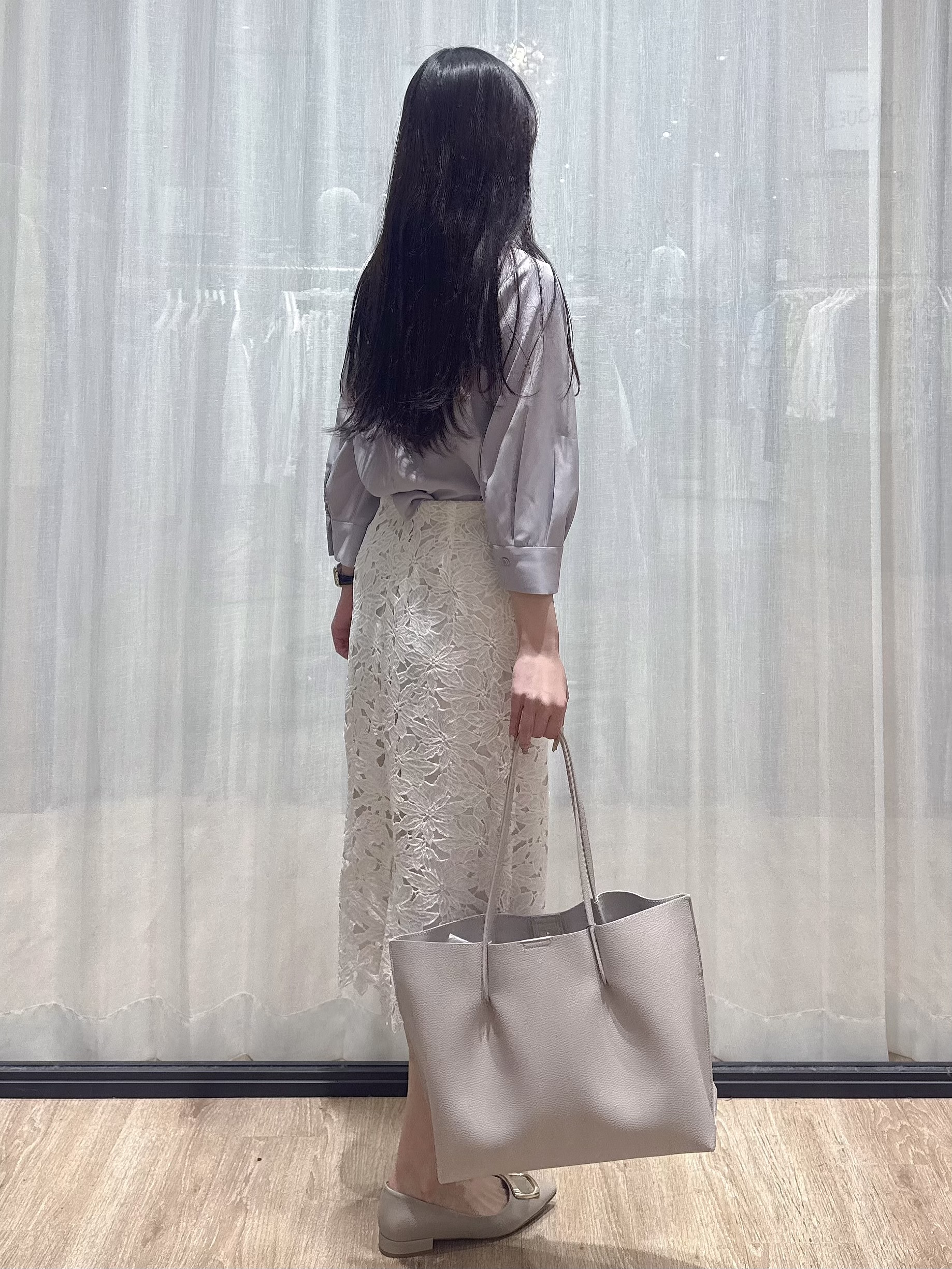 ぞうげさんの「OPAQUE.CLIP｜アシメボウタイブラウス【洗濯機OK／イージーアイロン】」を使ったコーディネート