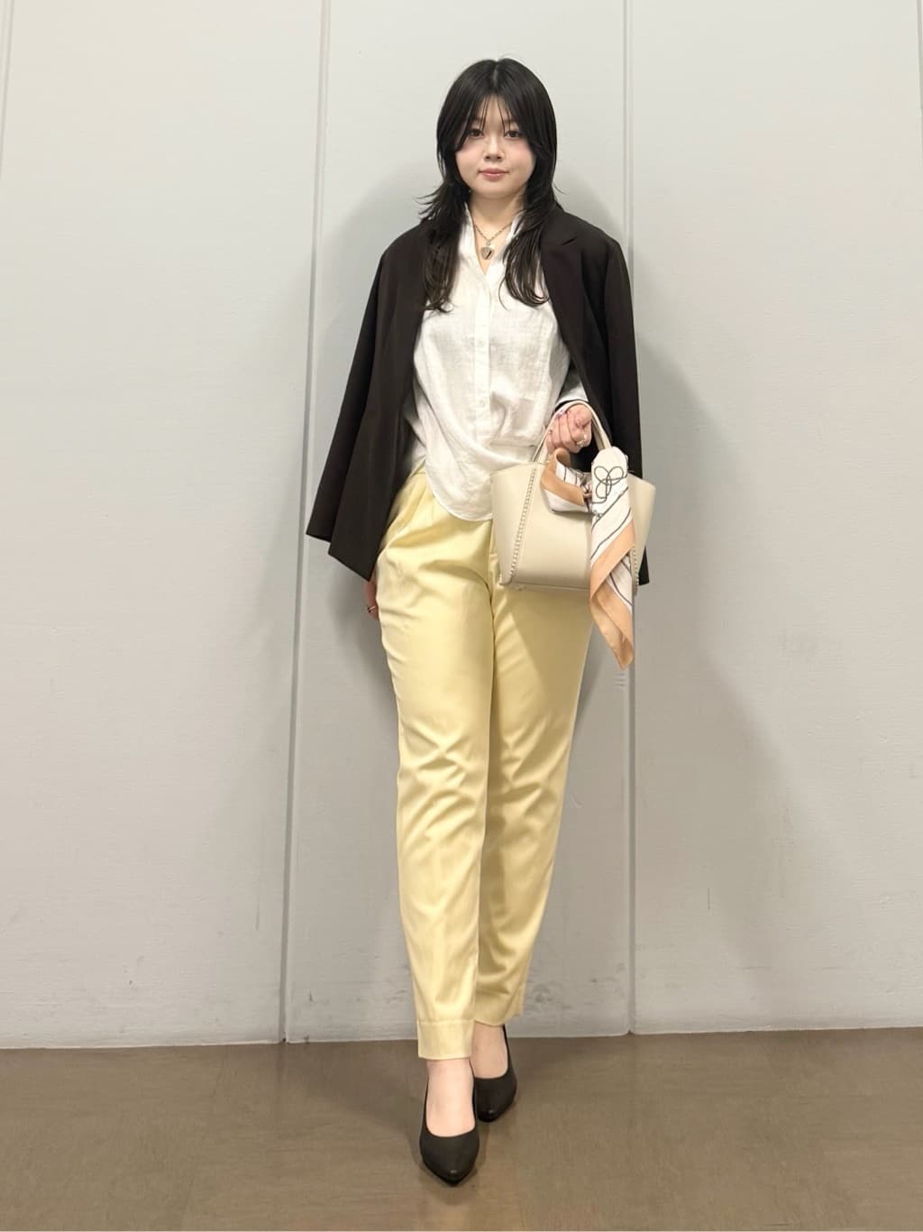 mizukiさんの「INDIVI｜【接触冷感／2WAY】カシュクールリネンシャツ」を使ったコーディネート