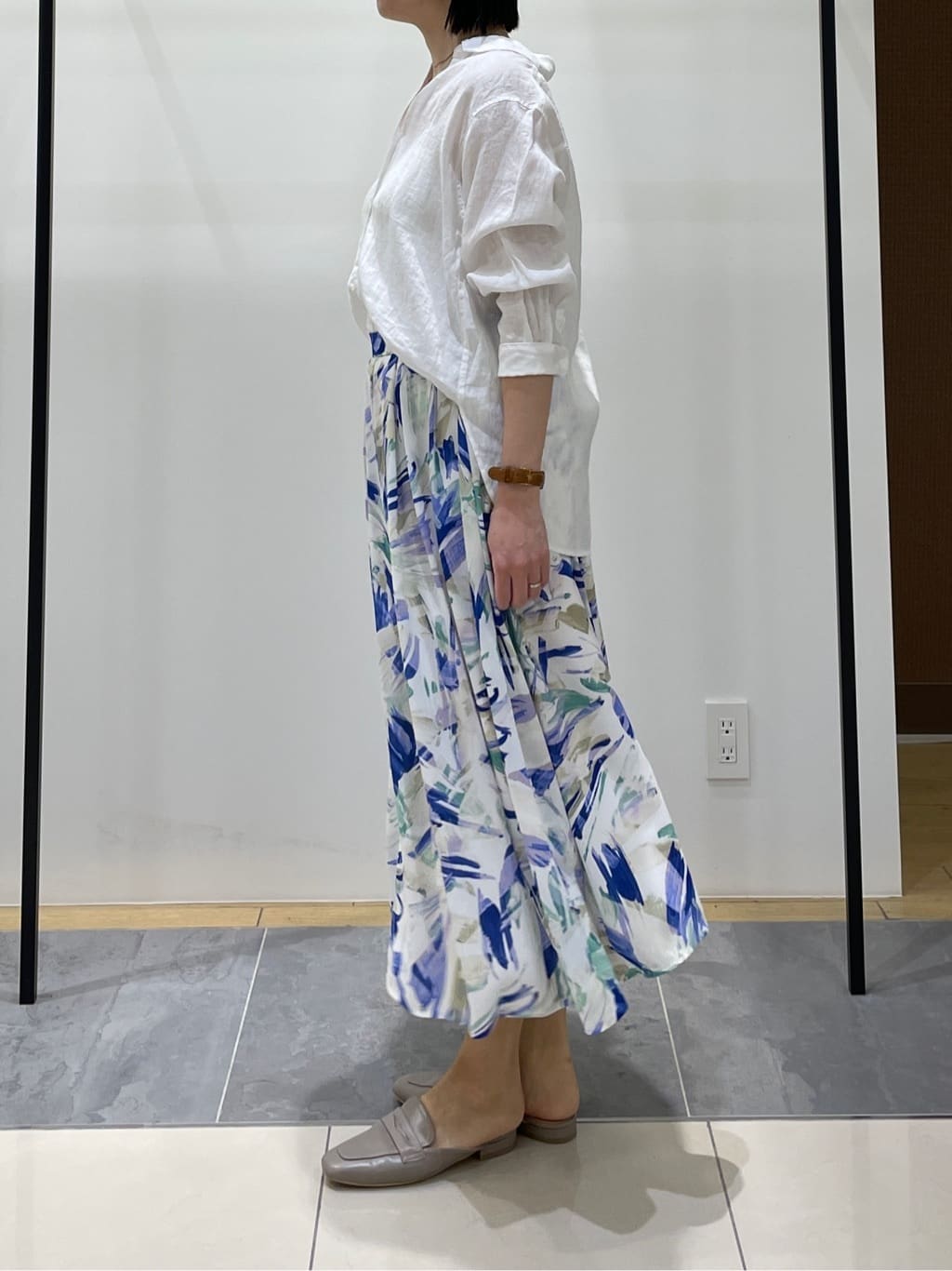 shihoさんの「INDIVI｜【接触冷感／2WAY】カシュクールリネンシャツ」を使ったコーディネート