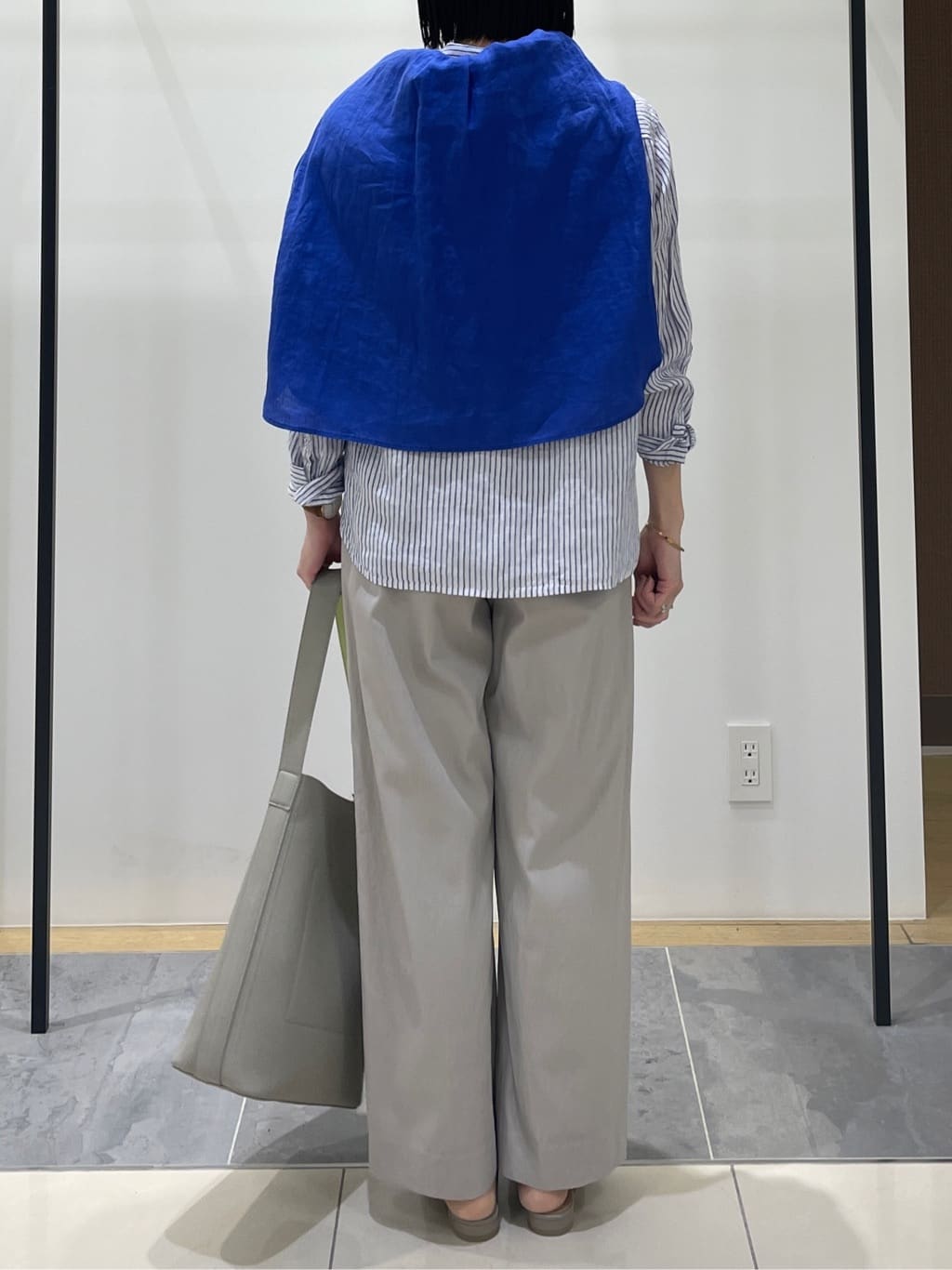 shihoさんの「INDIVI｜【接触冷感／2WAY】カシュクールリネンシャツ」を使ったコーディネート