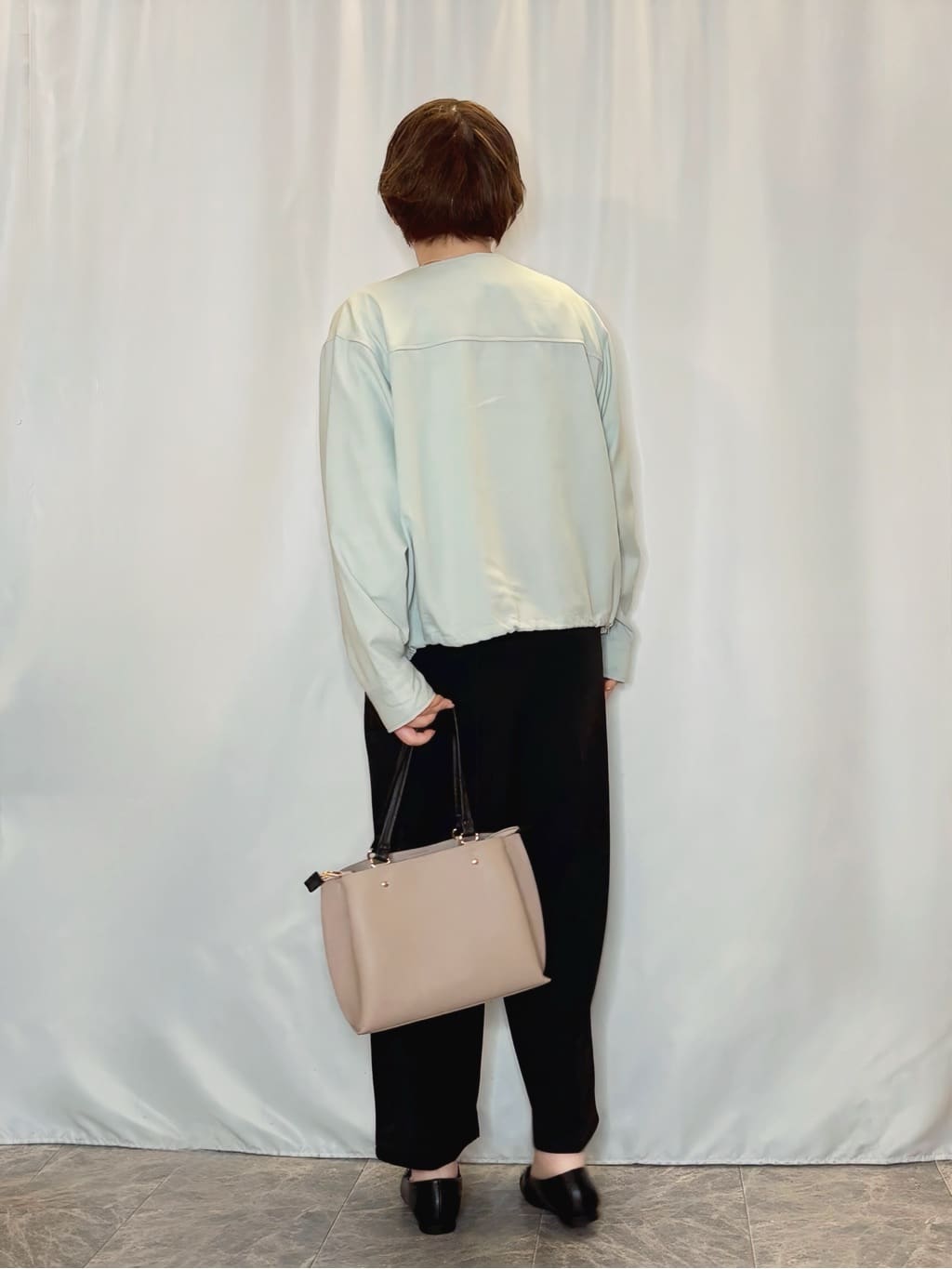 たみさんの「SHOO･LA･RUE｜【S-LL】サッと羽織れてきれい見え　フラップポケット ノーカラーブルゾン」を使ったコーディネート