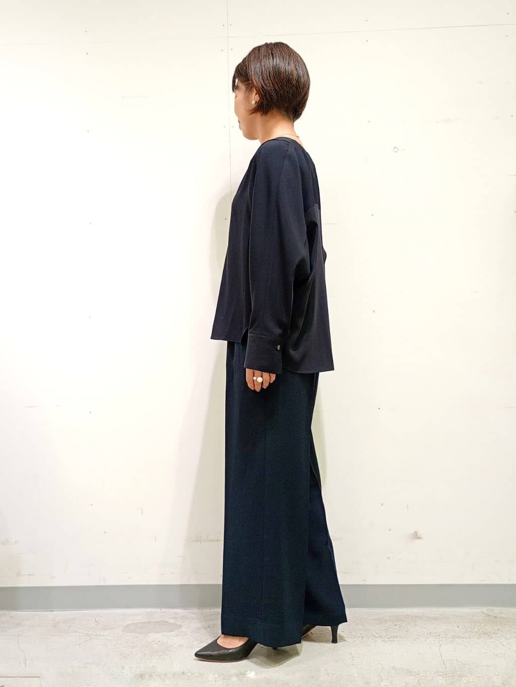 Kさんの「INDIVI｜【洗える／UVケア／マットサテン】Vネックドルマンスリーブブラウス」を使ったコーディネート