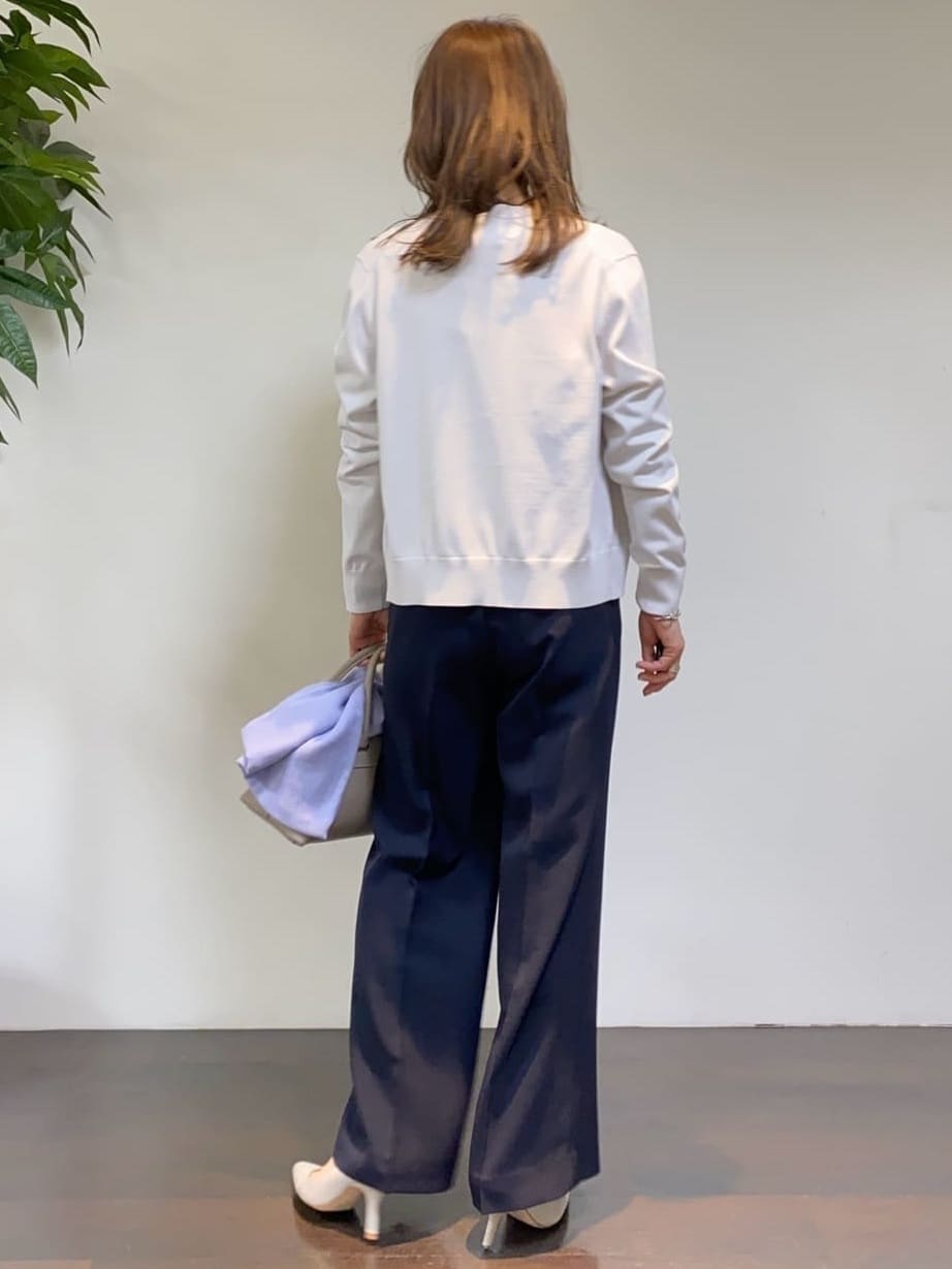 tomoさんの「UNTITLED｜【アンサンブル可/洗える】クルーネックニットカーディガン」を使ったコーディネート