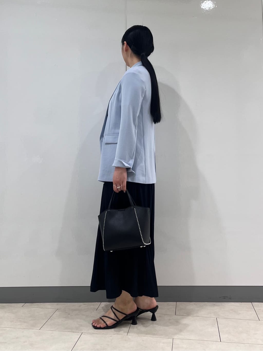 hasuさんの「INDIVI｜【洗える／多機能／SETUP可】着る日傘ダブルジャケット」を使ったコーディネート