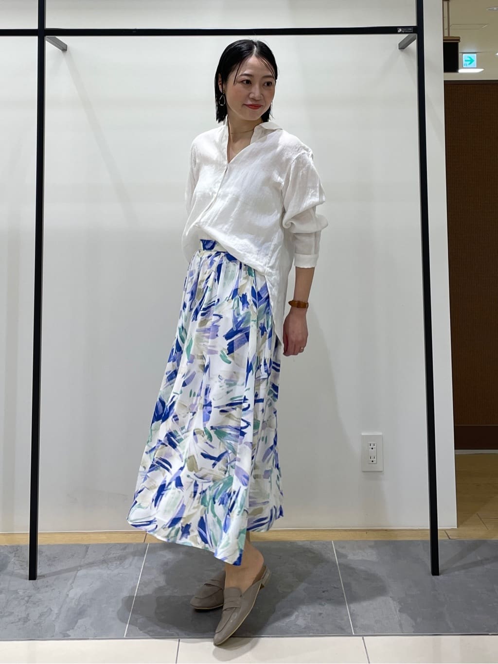 shihoさんの「INDIVI｜【接触冷感／2WAY】カシュクールリネンシャツ」を使ったコーディネート
