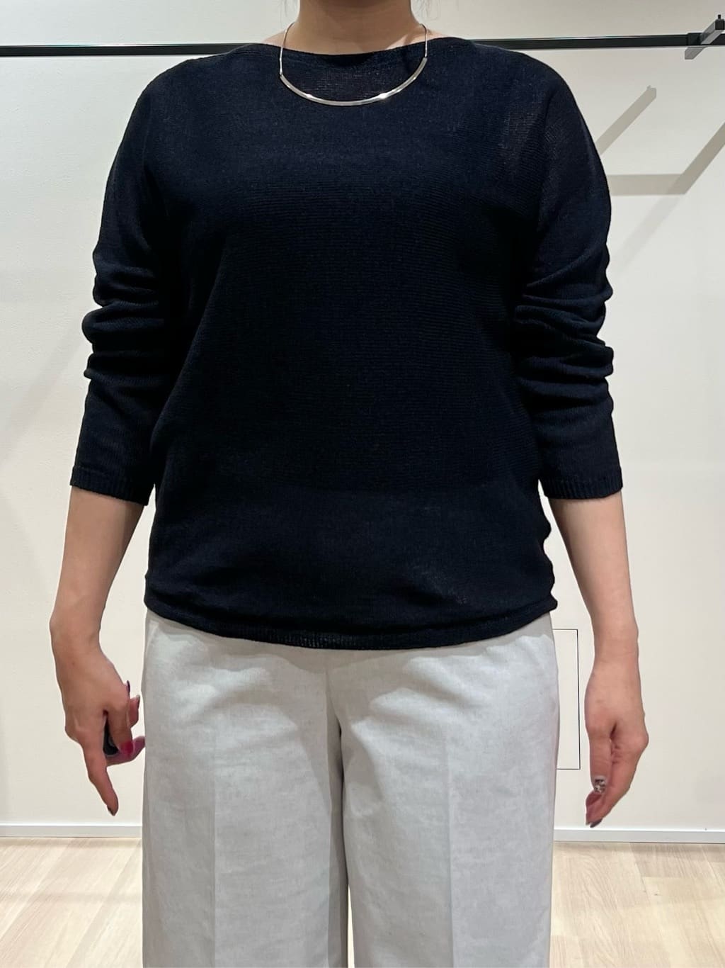 TOMOMIさんの「UNTITLED｜【古畑星夏さん着用/8色展開/程よい透け感】ドライタッチボートネックニット」を使ったコーディネート