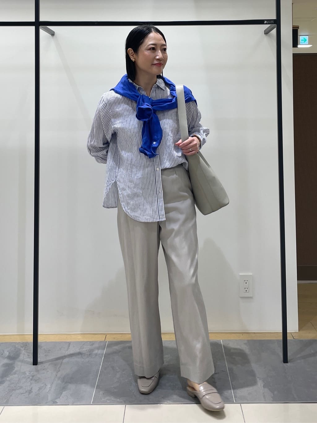shihoさんの「INDIVI｜【接触冷感／2WAY】カシュクールリネンシャツ」を使ったコーディネート