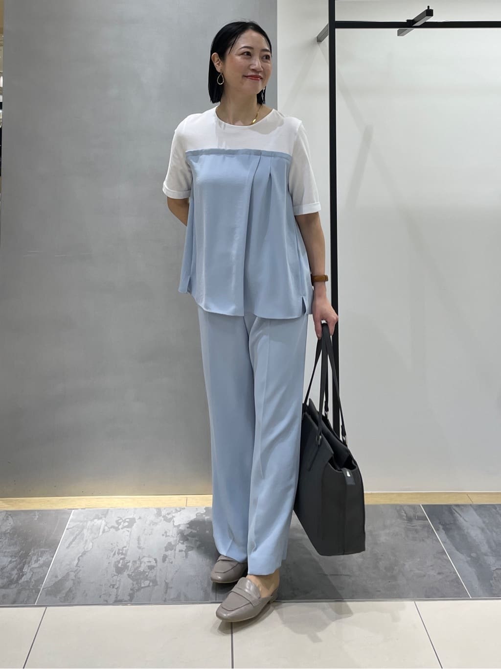 shihoさんの「INDIVI｜【着る日傘／SETUP可能】ビスチェレイヤード風トップス」を使ったコーディネート