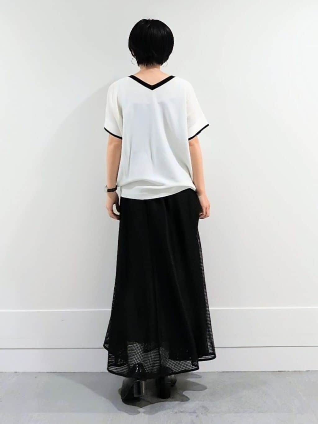 ミズタさんの「UNTITLED｜【11色展開/体型カバー】前後2WAYフレンチスリーブニット」を使ったコーディネート