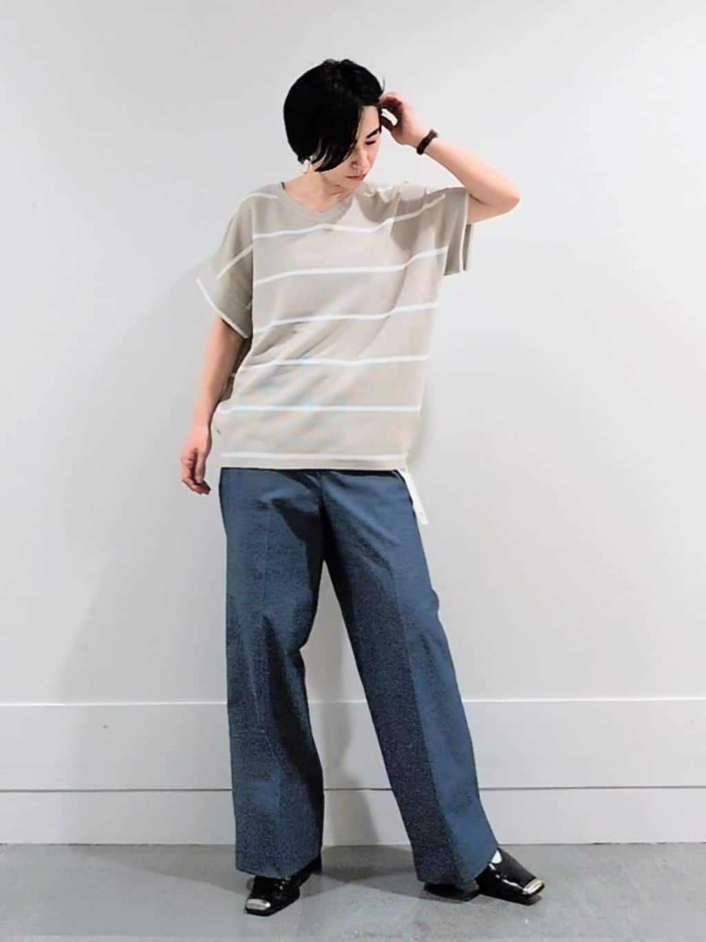 ミズタさんの「UNTITLED｜【11色展開/体型カバー】前後2WAYフレンチスリーブニット」を使ったコーディネート