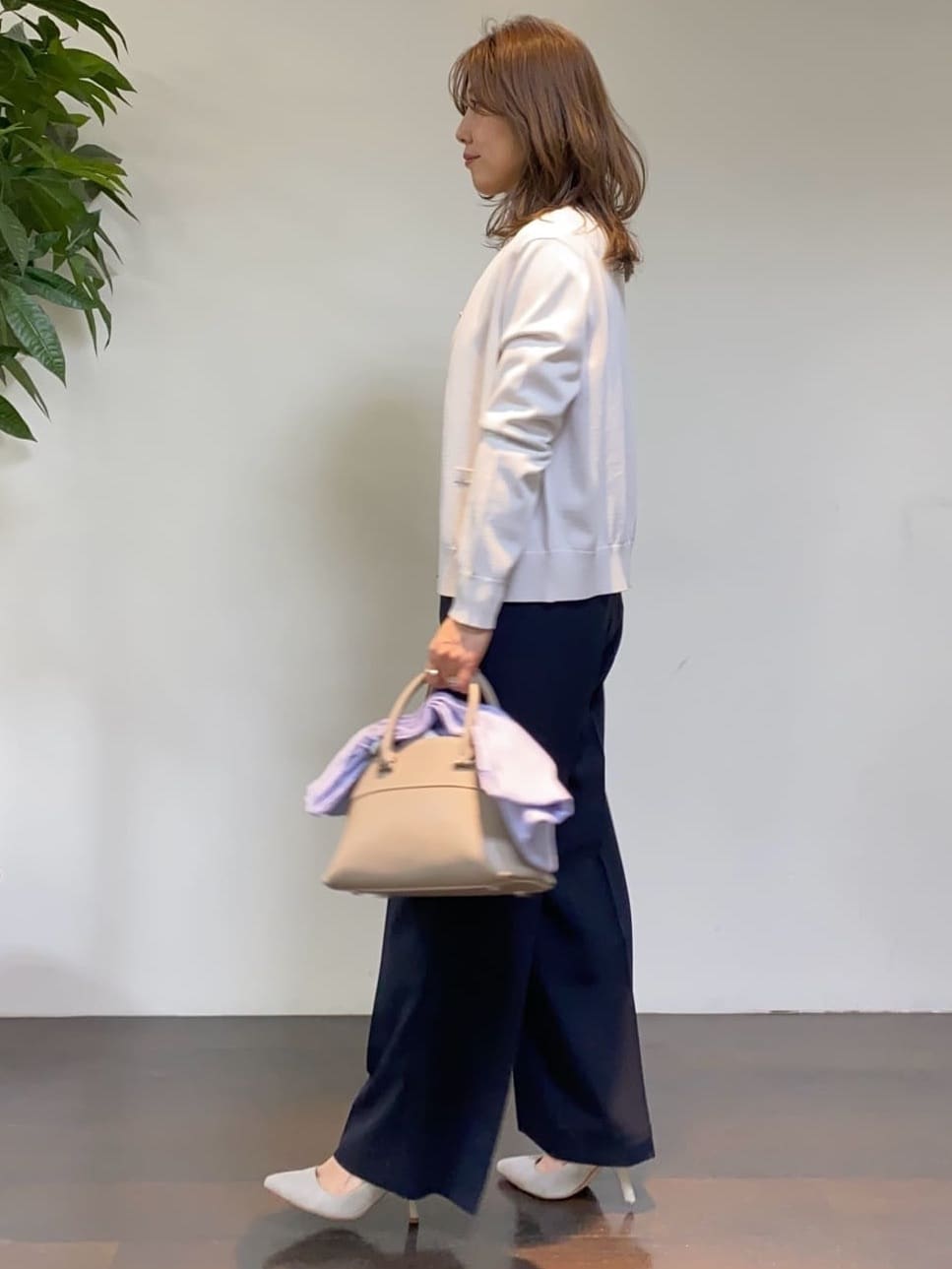 tomoさんの「UNTITLED｜【アンサンブル可/洗える】クルーネックニットカーディガン」を使ったコーディネート