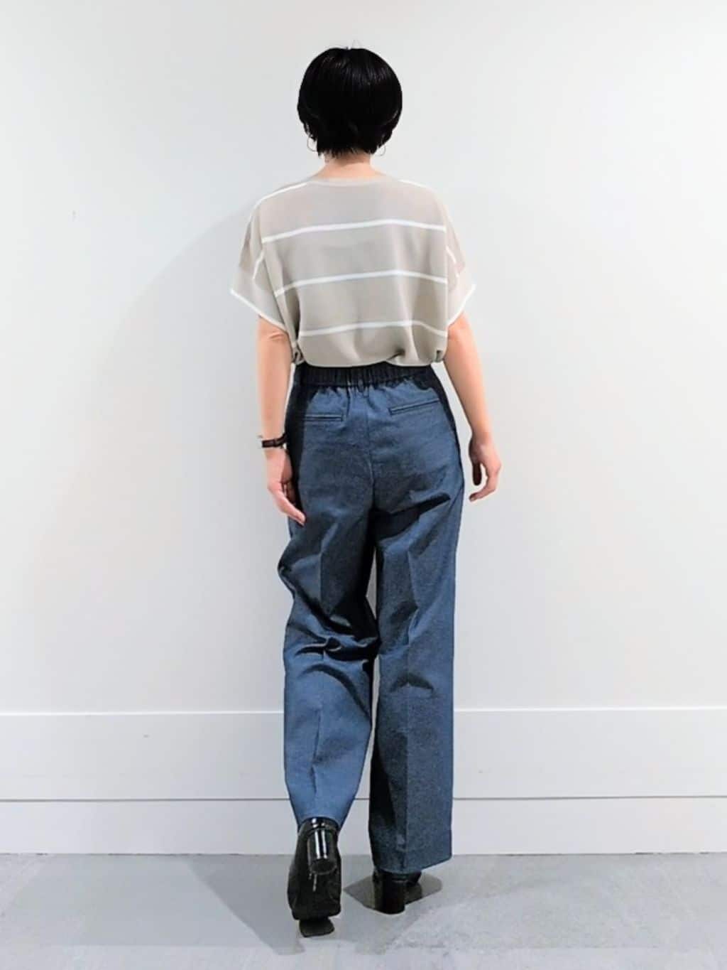 ミズタさんの「UNTITLED｜【11色展開/体型カバー】前後2WAYフレンチスリーブニット」を使ったコーディネート