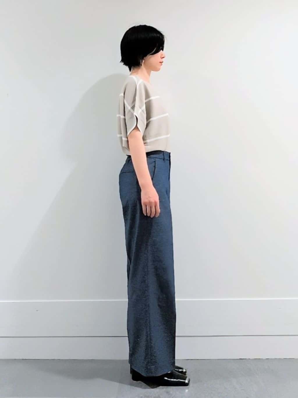 ミズタさんの「UNTITLED｜【11色展開/体型カバー】前後2WAYフレンチスリーブニット」を使ったコーディネート
