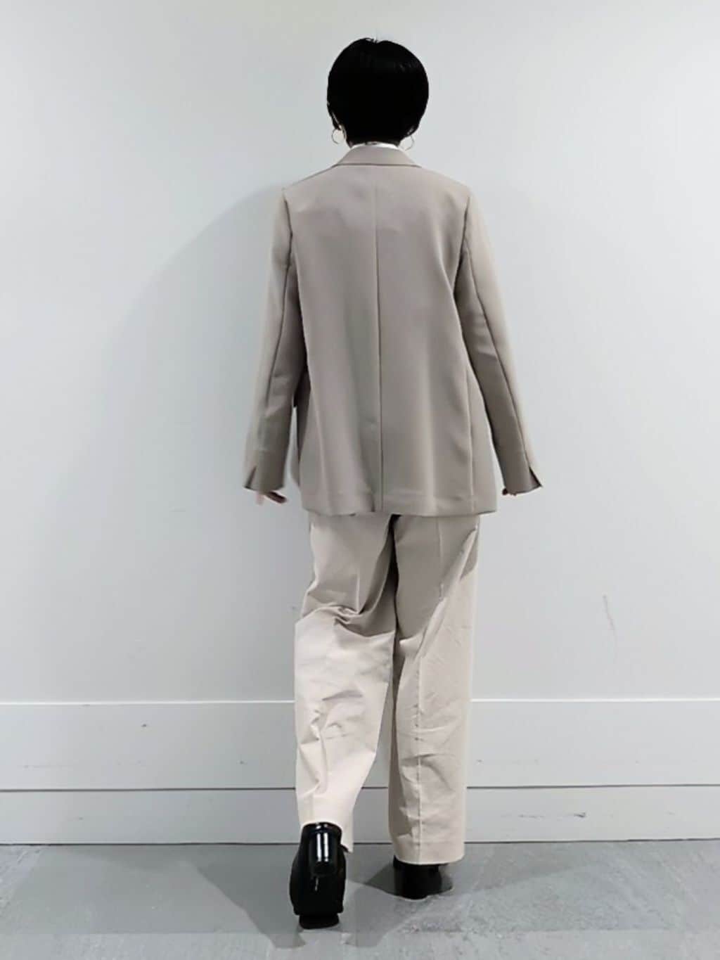 ミズタさんの「UNTITLED｜【洗える/ストレッチ性】ダブルブレストジャケット」を使ったコーディネート