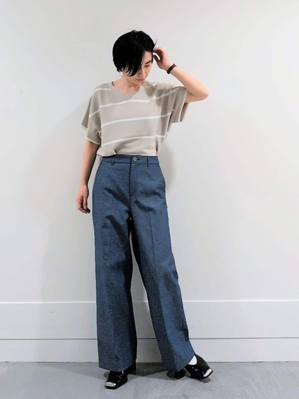 ミズタさんの「UNTITLED｜【11色展開/体型カバー】前後2WAYフレンチスリーブニット」を使ったコーディネート