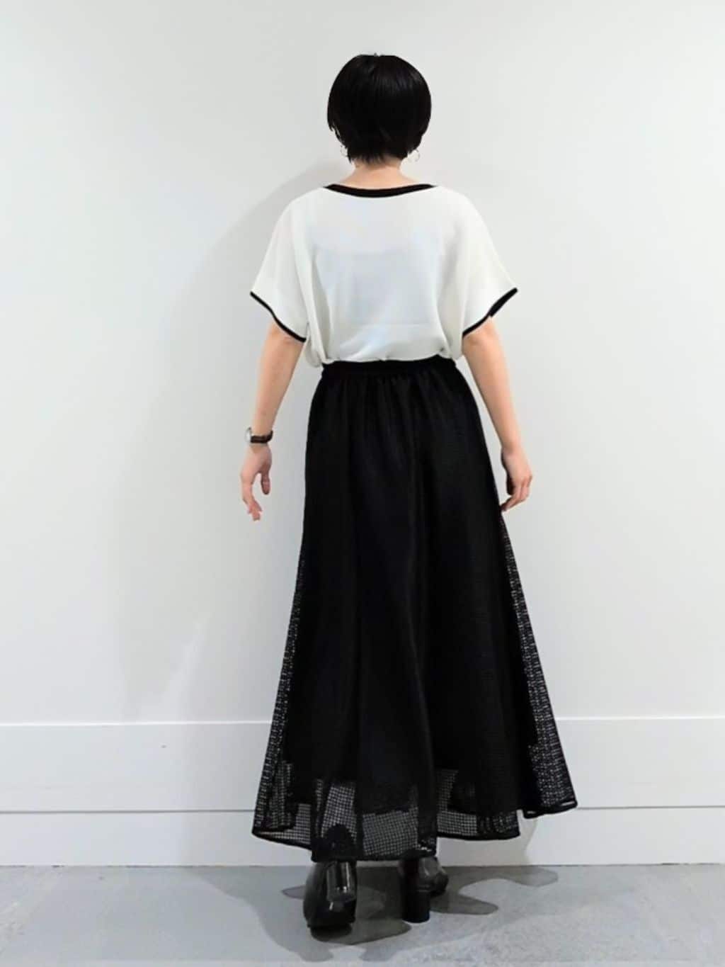 ミズタさんの「UNTITLED｜【11色展開/体型カバー】前後2WAYフレンチスリーブニット」を使ったコーディネート