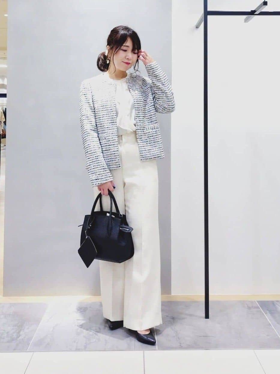 TOMOMIさんの「INDIVI｜【褒められパンツ/ウール調素材】ラメ混ワイドパンツ」を使ったコーディネート